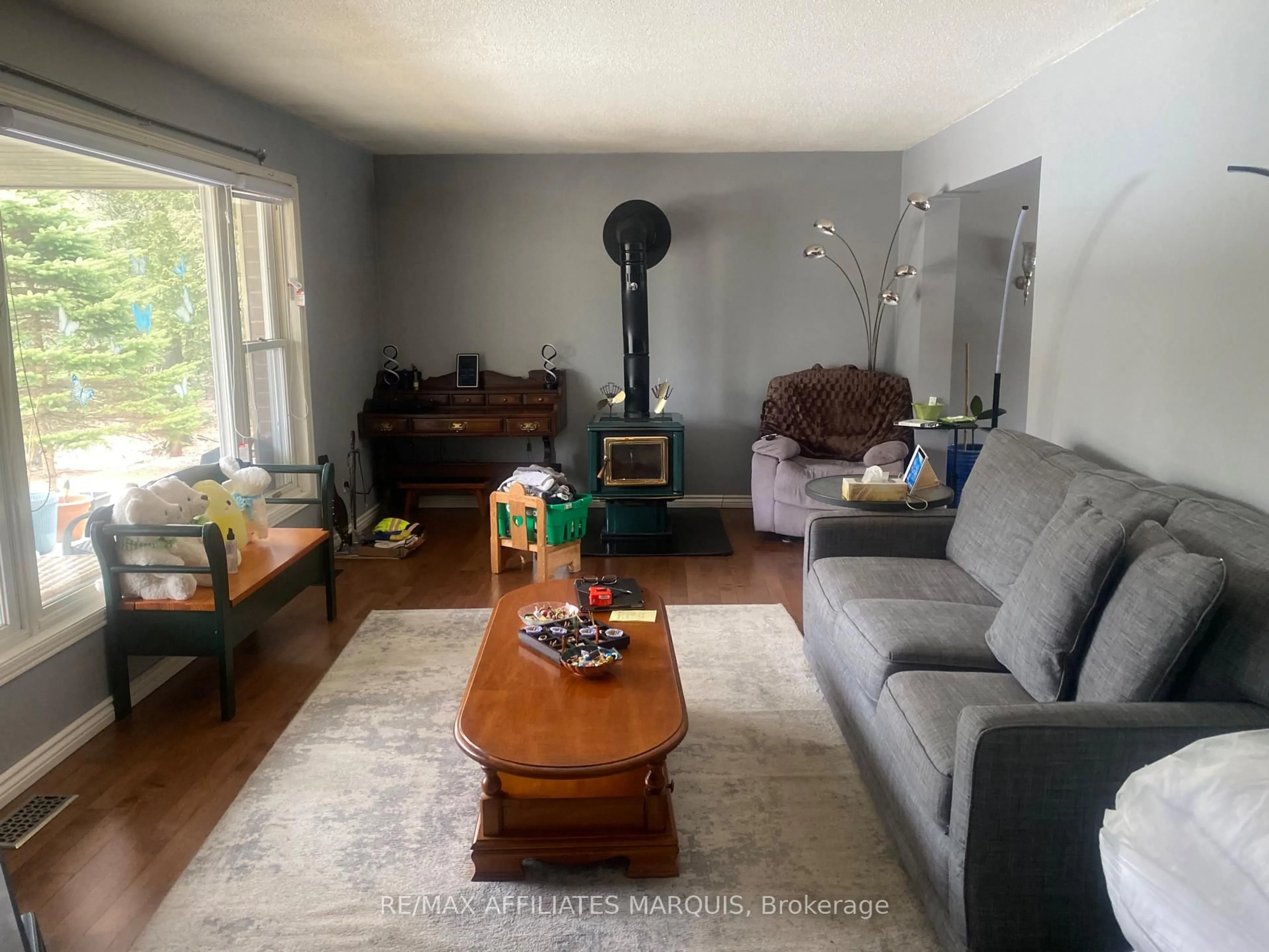 Living room with furniture, unknown for 141 Bracken Ave, Smiths Falls Ontario K7A 4S4