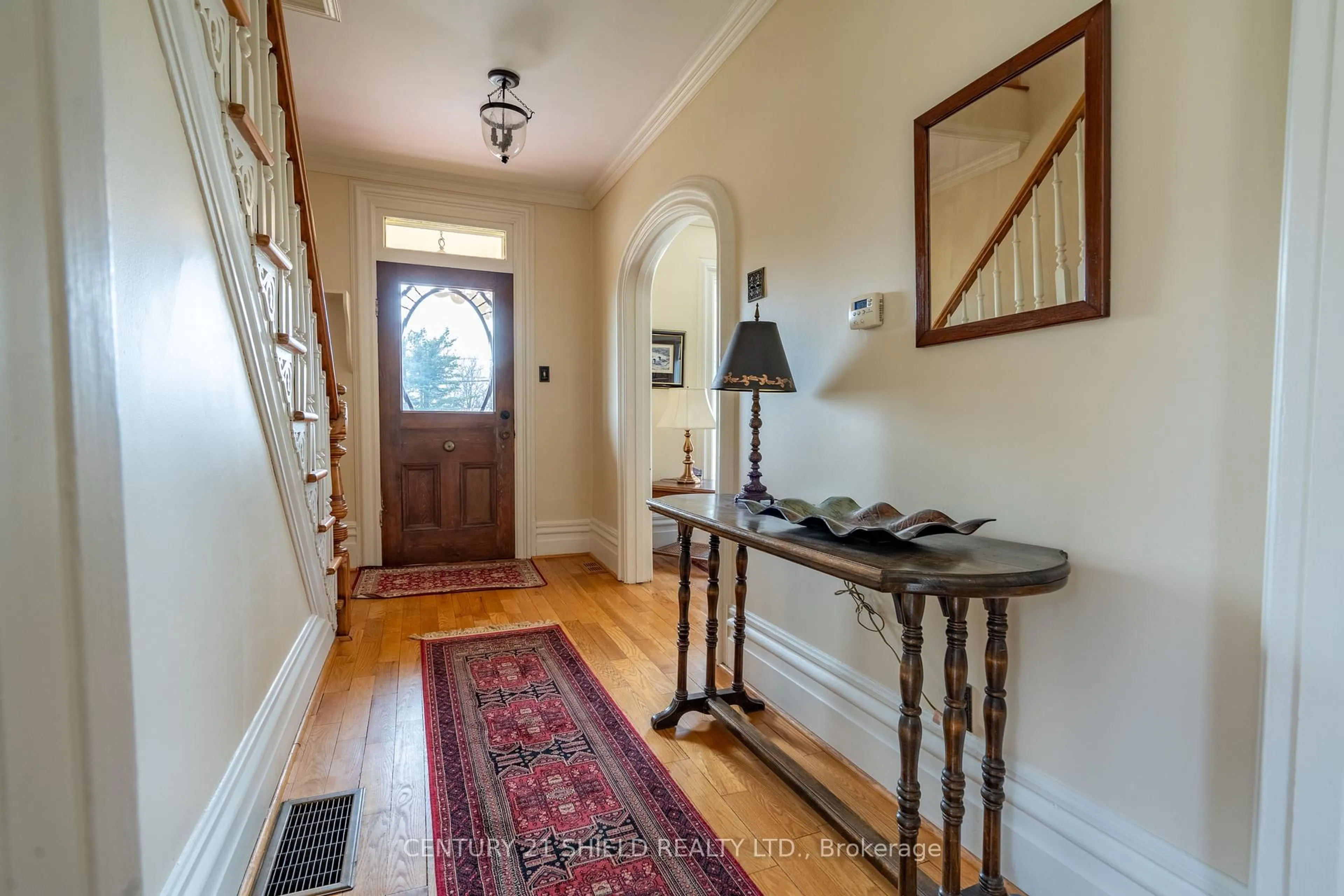 Indoor entryway for 19143 County Rd 2, South Glengarry Ontario K6H 5R5