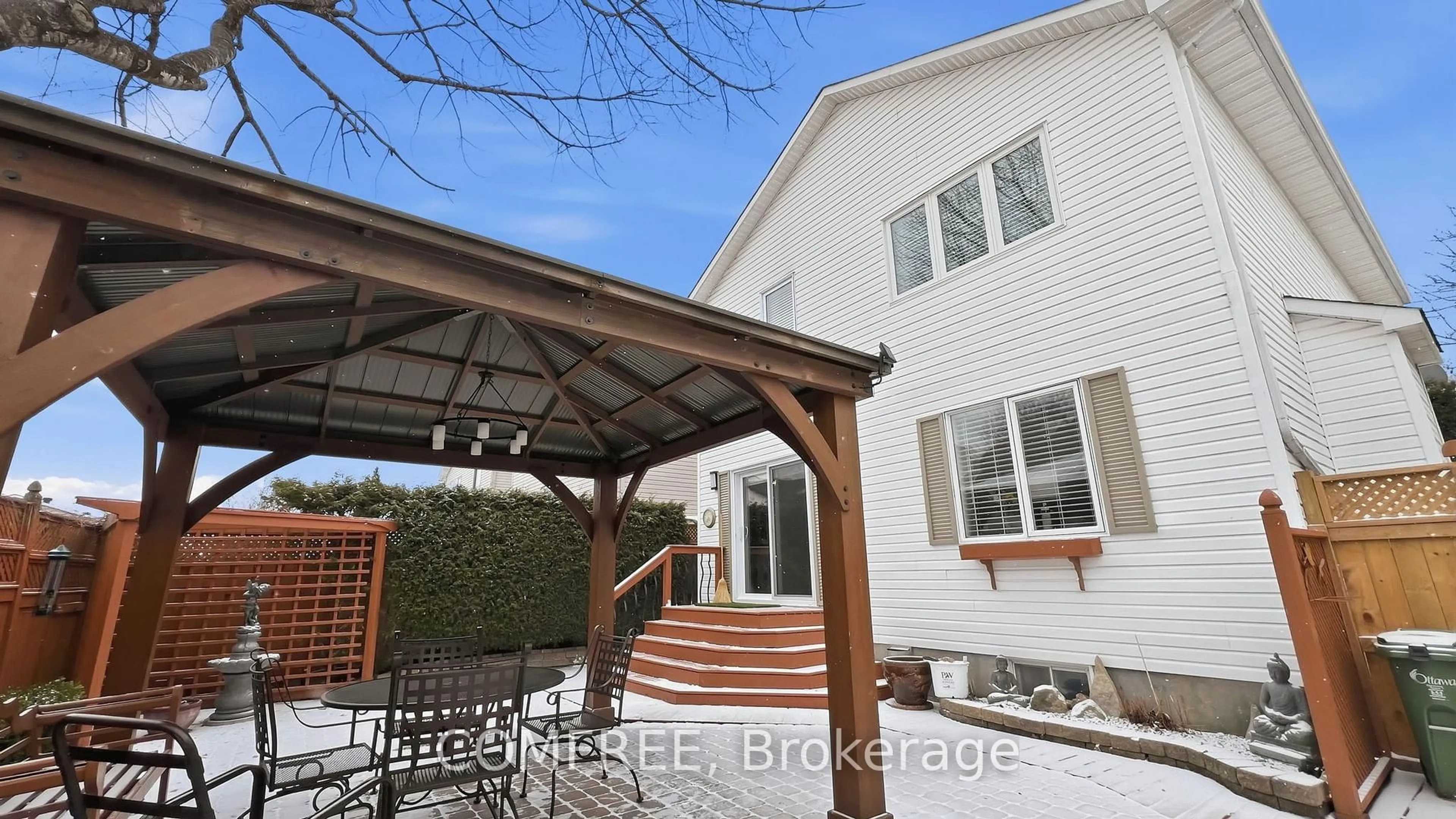 Patio, street for 1466 Shawinigan St, Ottawa Ontario K4A 2M8