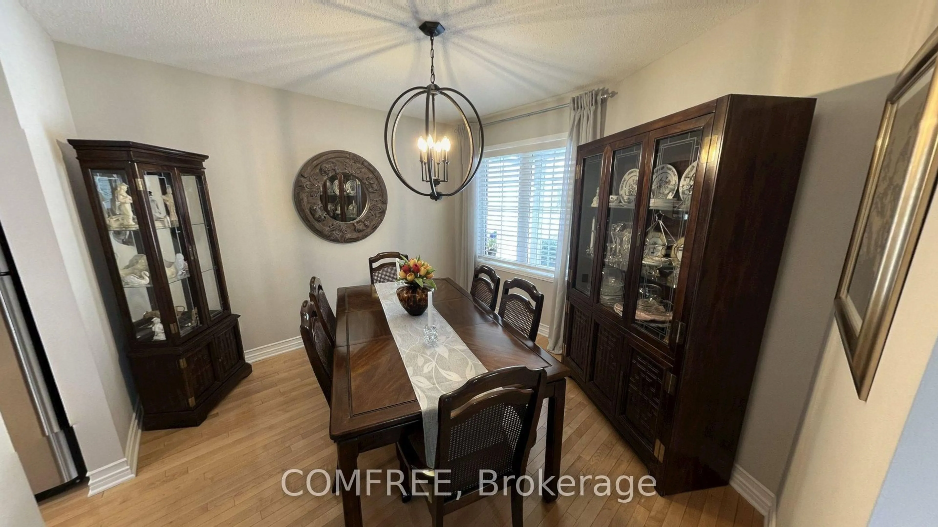 Dining room, wood/laminate floor for 1466 Shawinigan St, Ottawa Ontario K4A 2M8