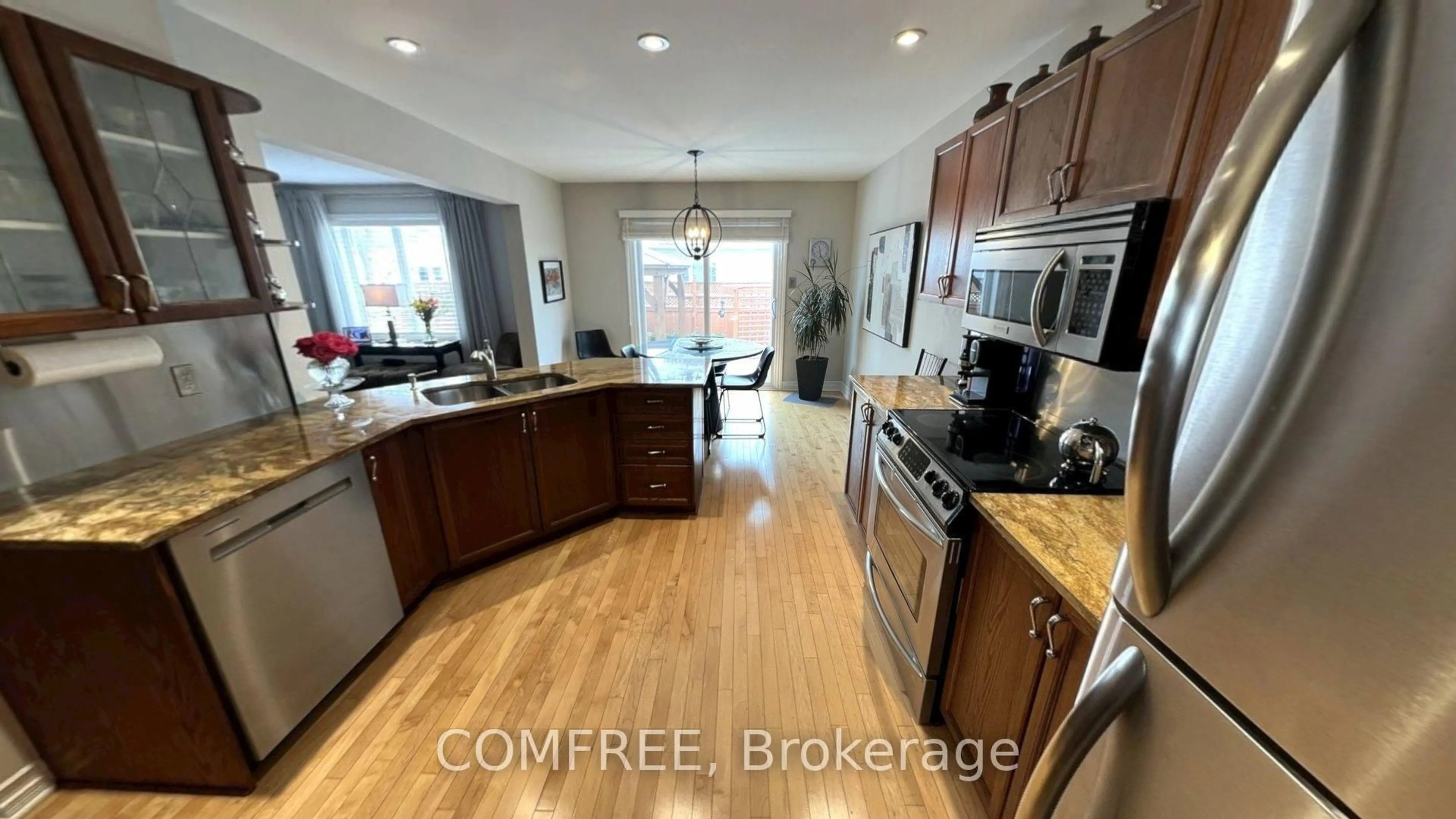 Open concept kitchen, unknown for 1466 Shawinigan St, Ottawa Ontario K4A 2M8