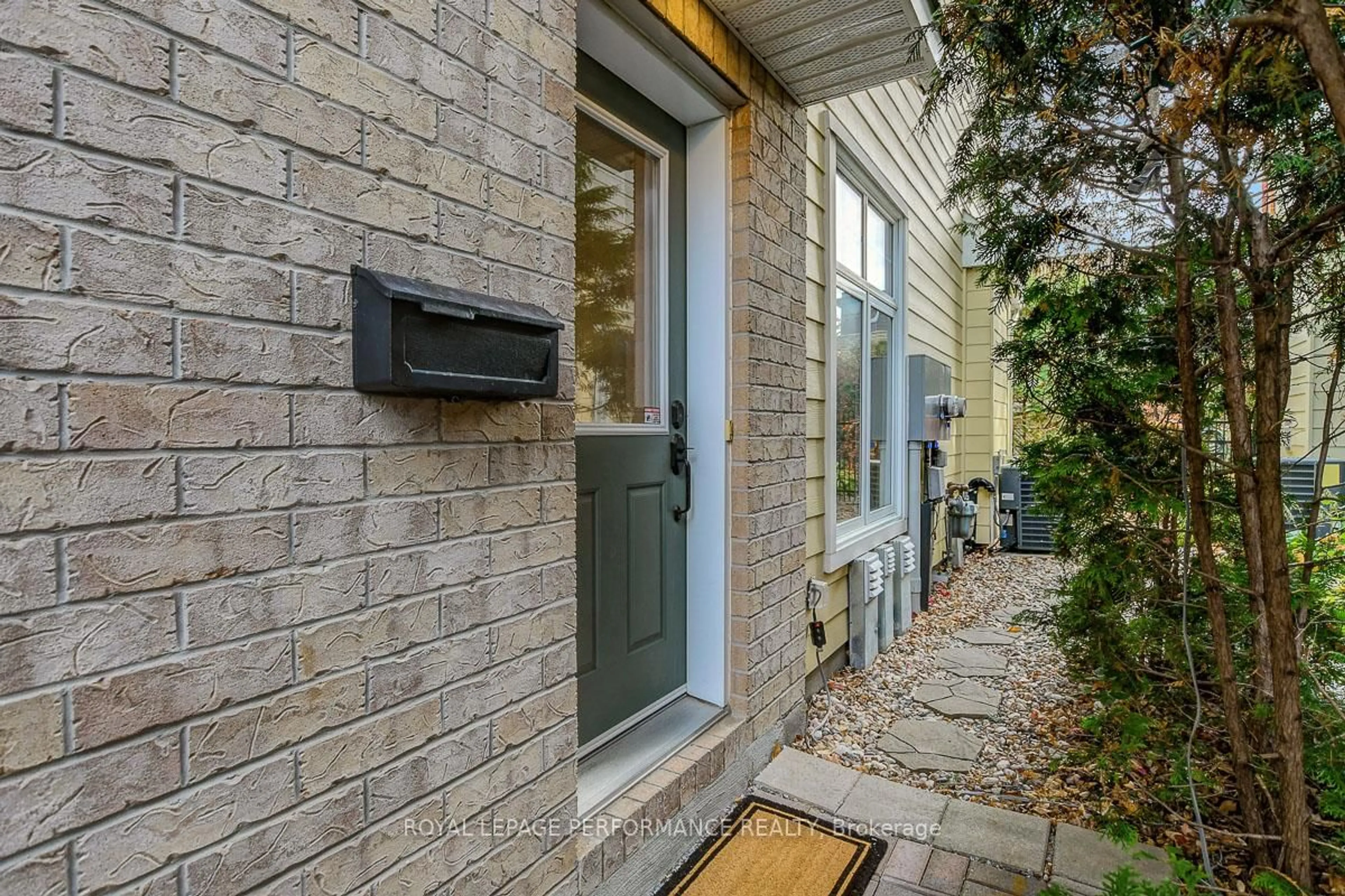 Home with brick exterior material, street for 318 Iona St, Ottawa Ontario K1Z 7B9