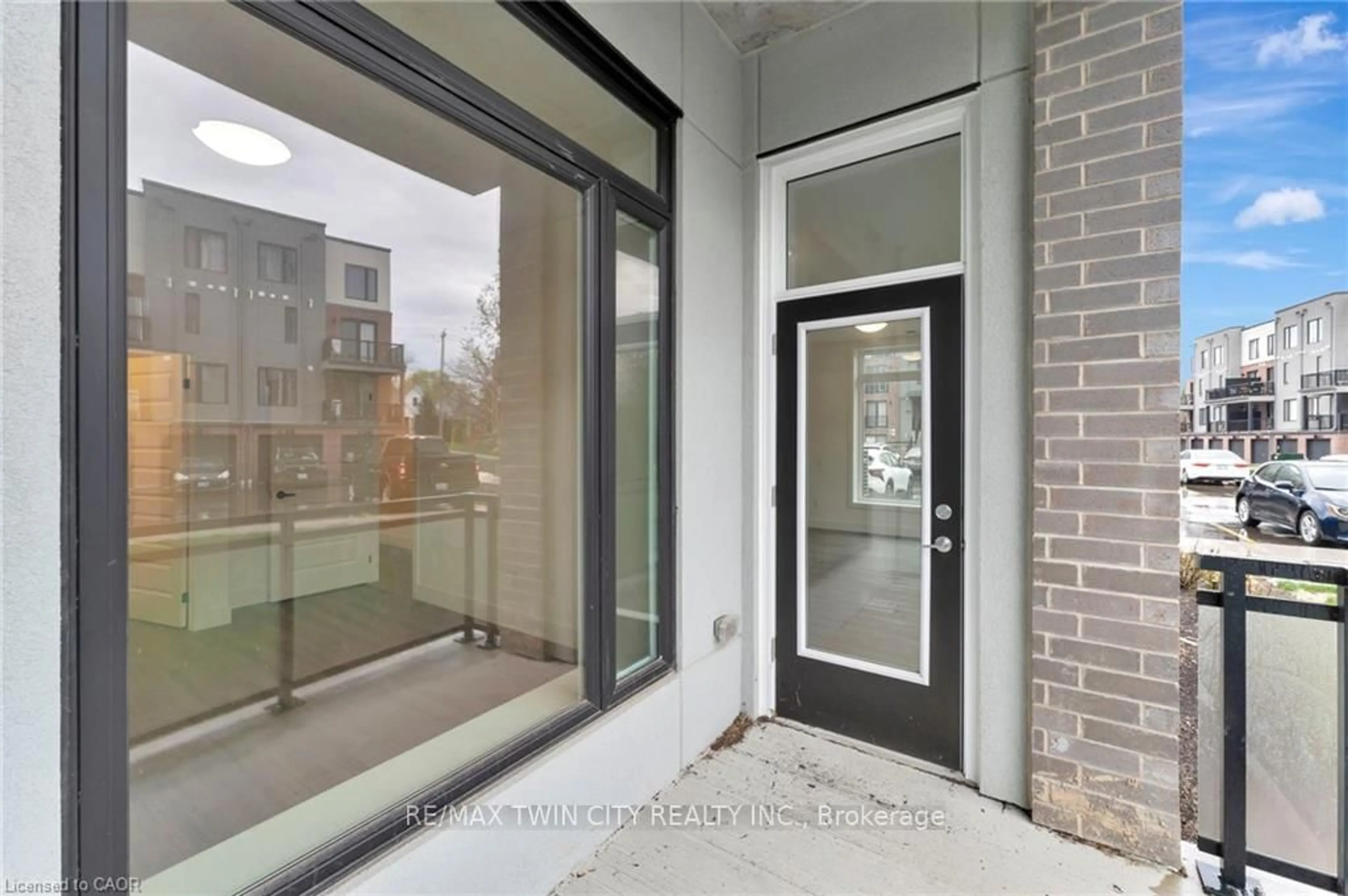 Indoor entryway for 107 Roger St #101, Waterloo Ontario N2J 1A4