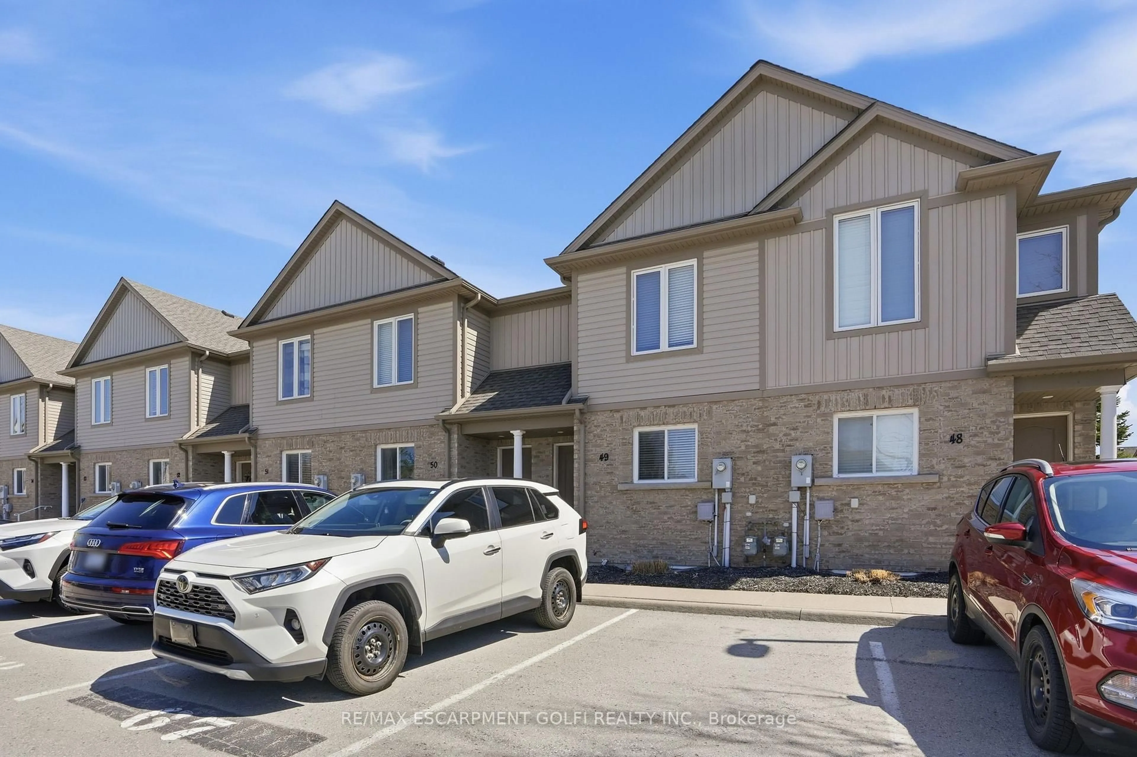 A pic from outside/outdoor area/front of a property/back of a property/a pic from drone, street for 6118 Kelsey Cres #49, Niagara Falls Ontario L2H 0M6