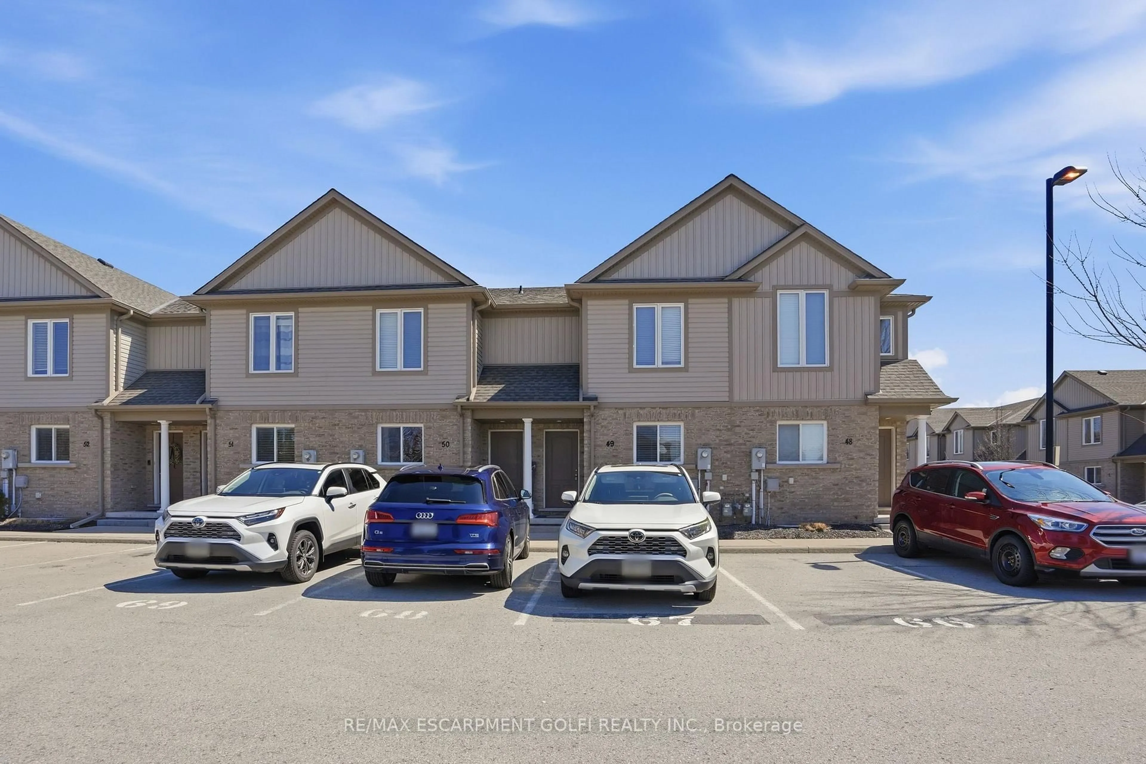 A pic from outside/outdoor area/front of a property/back of a property/a pic from drone, building for 6118 Kelsey Cres #49, Niagara Falls Ontario L2H 0M6