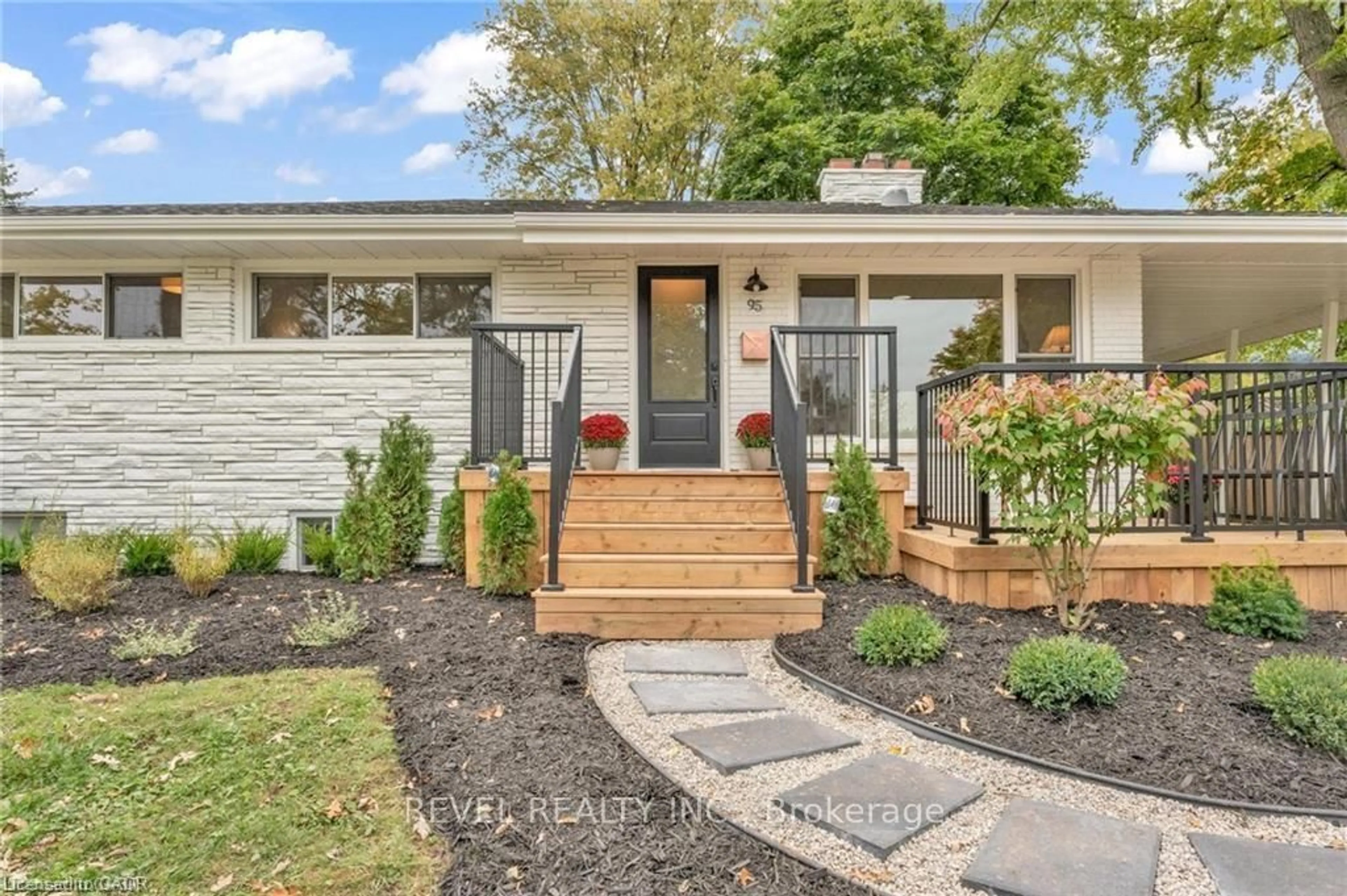 Home with brick exterior material, street for 95 Seneca Dr, Hamilton Ontario L9G 3B7