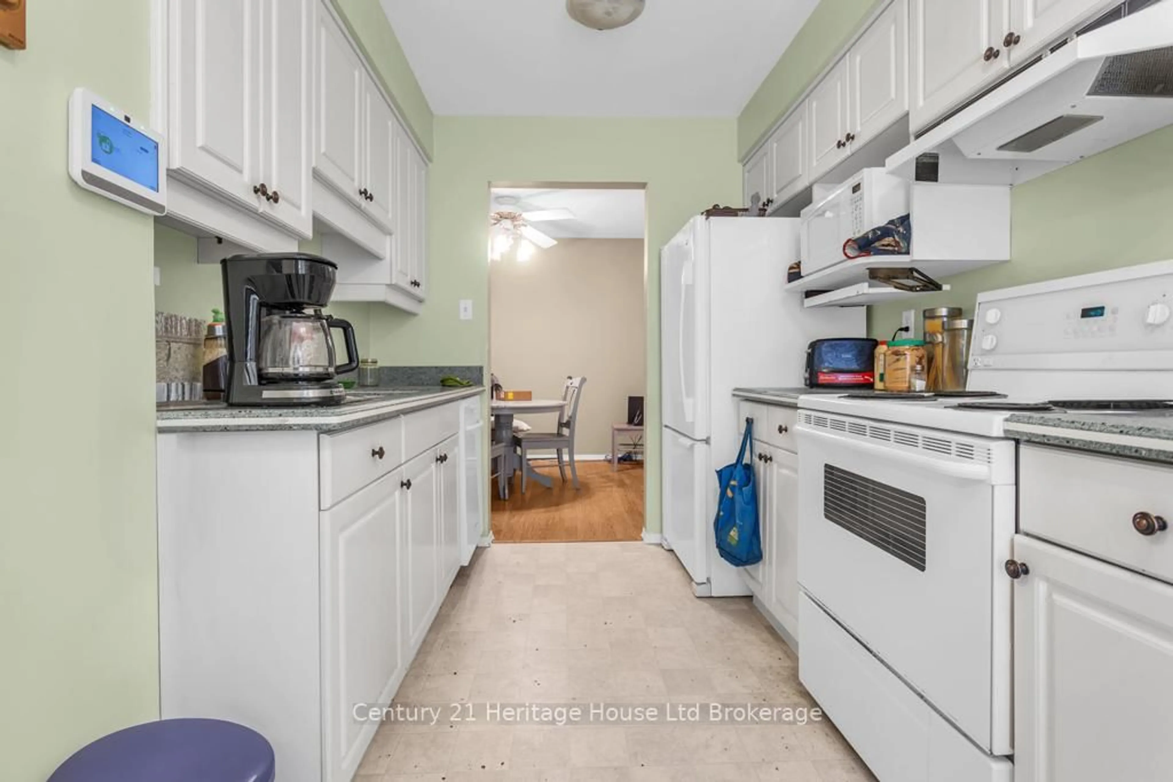 Standard kitchen, ceramic/tile floor for 1 Lamers Crt #18, Tillsonburg Ontario N4G 4T6