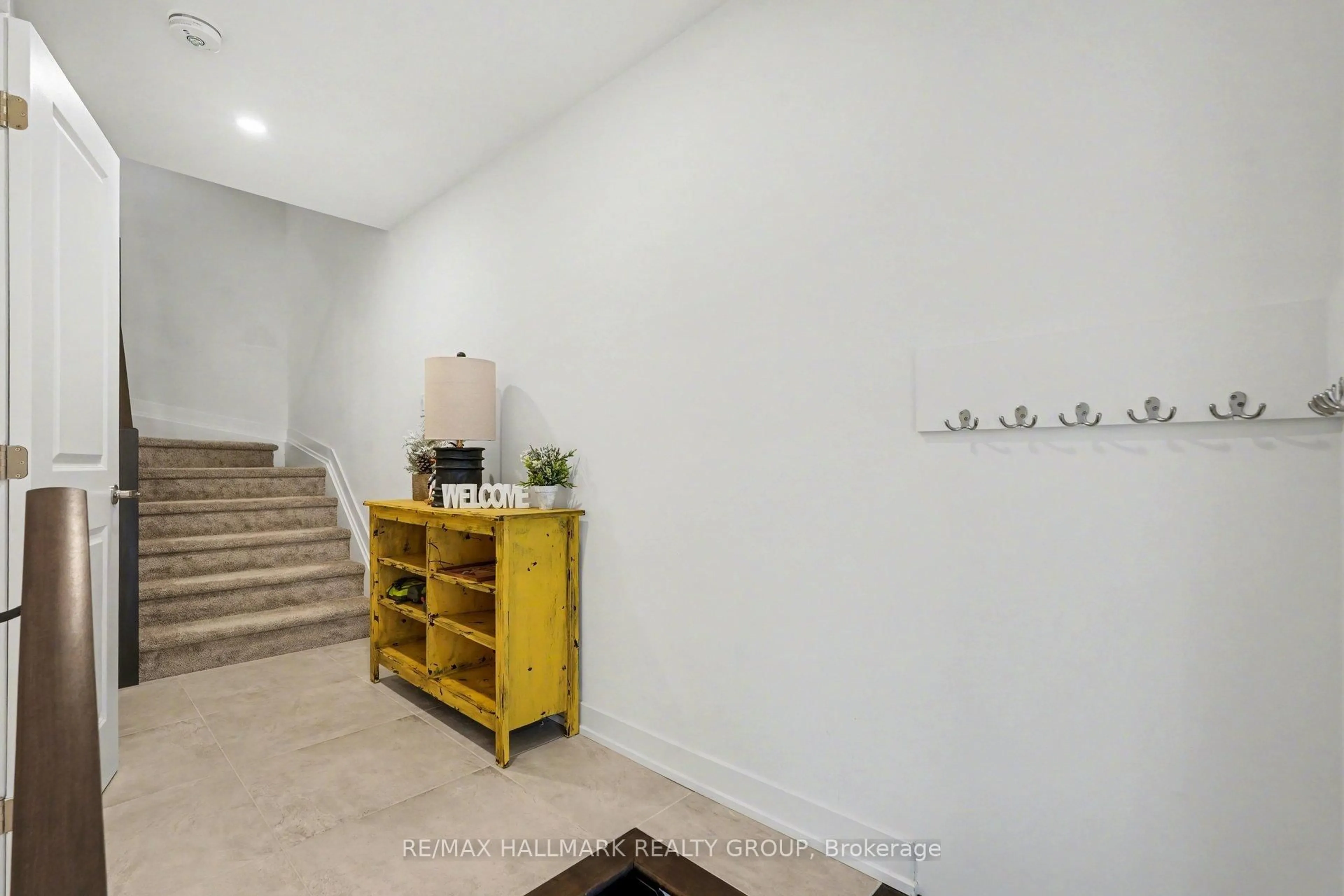 Unknown for 61 Arinto Pl, Ottawa Ontario K2S 2R7