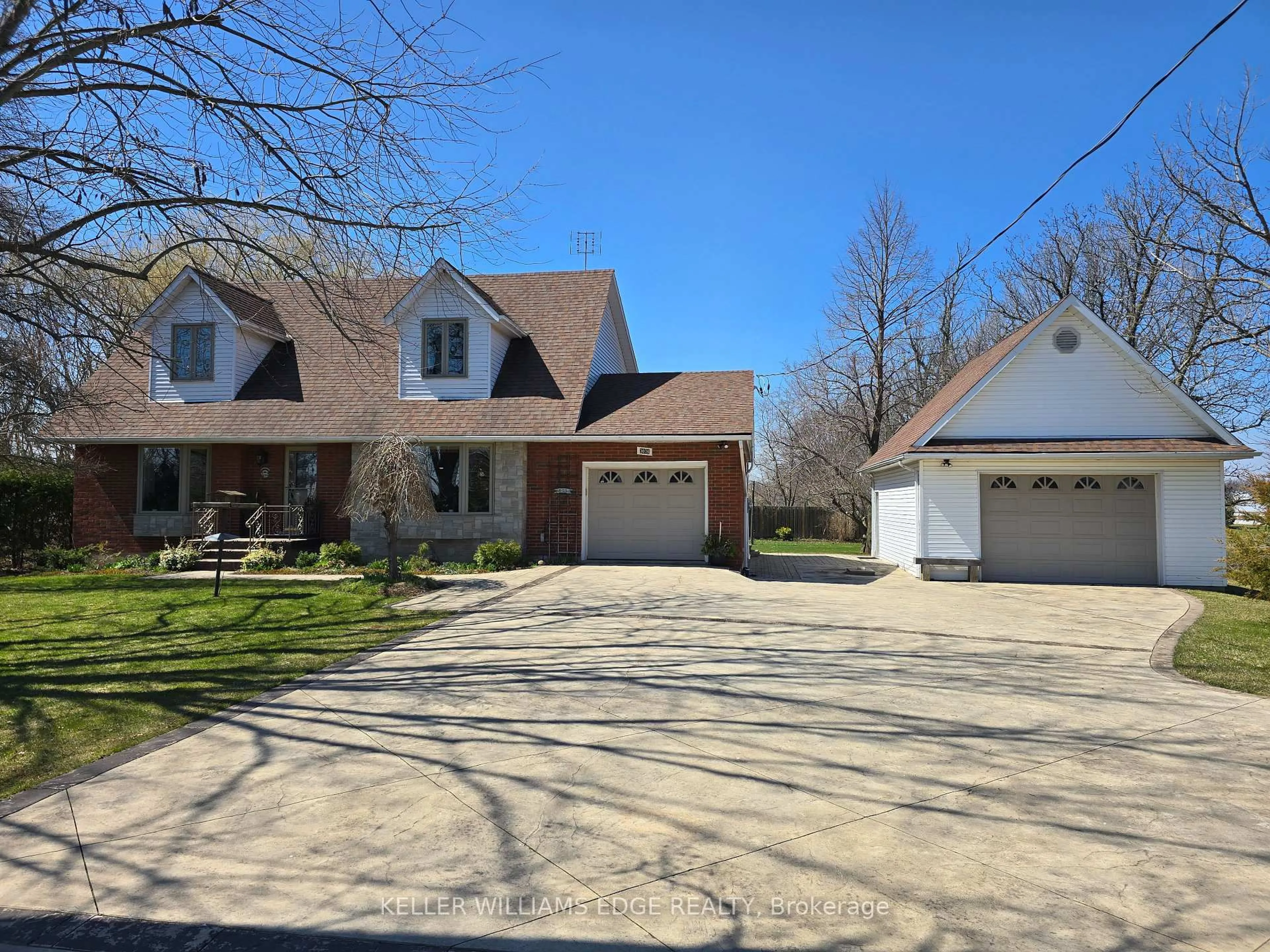 A pic from outside/outdoor area/front of a property/back of a property/a pic from drone, street for 3076 Grassie Rd, West Lincoln Ontario L0R 1M0