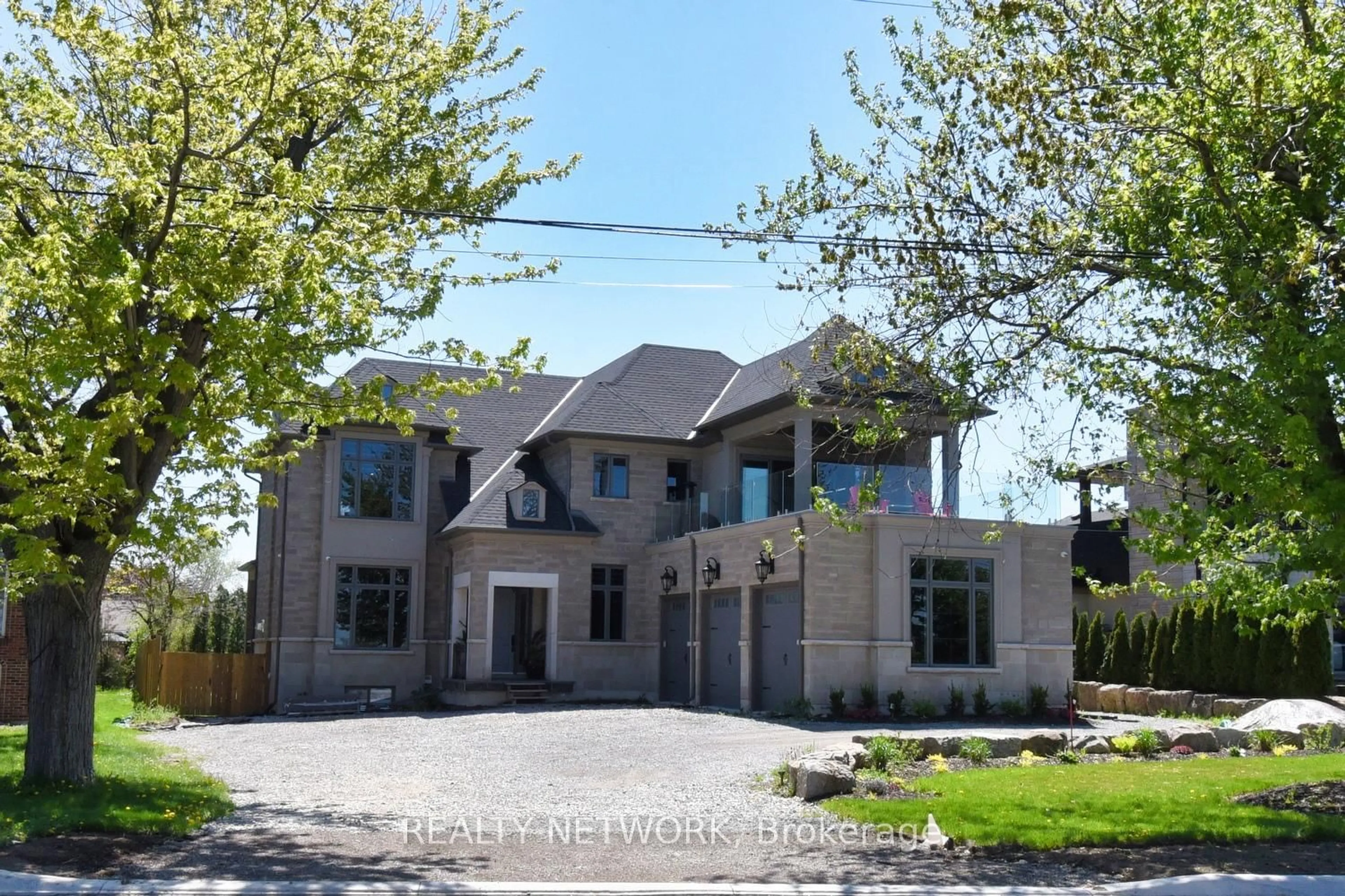 Home with brick exterior material, street for 68 Mountain Brow Blvd, Hamilton Ontario L8T 1A4