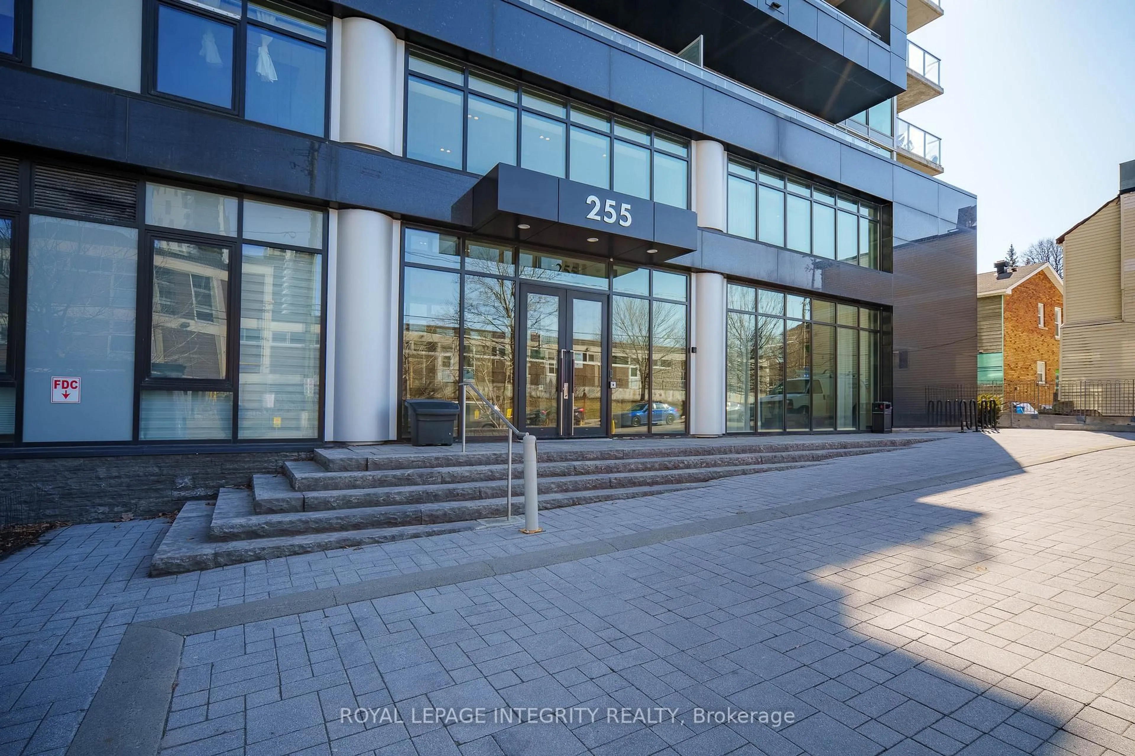 Indoor foyer for 255 Bay St ##604, Ottawa Ontario K1R 0C5