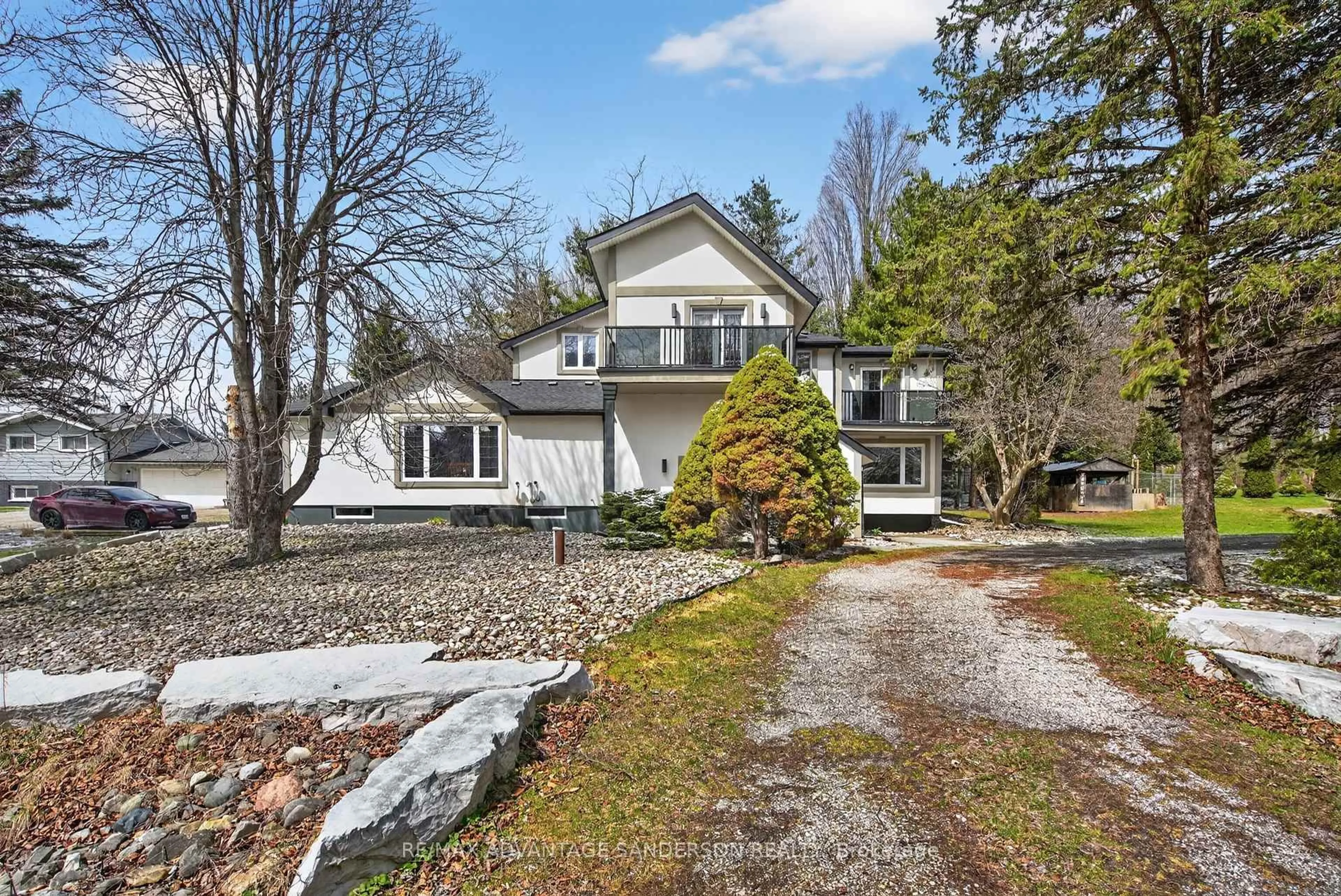 A pic from outside/outdoor area/front of a property/back of a property/a pic from drone, street for 9584 Melrose Dr, Middlesex Centre Ontario N0L 1R0