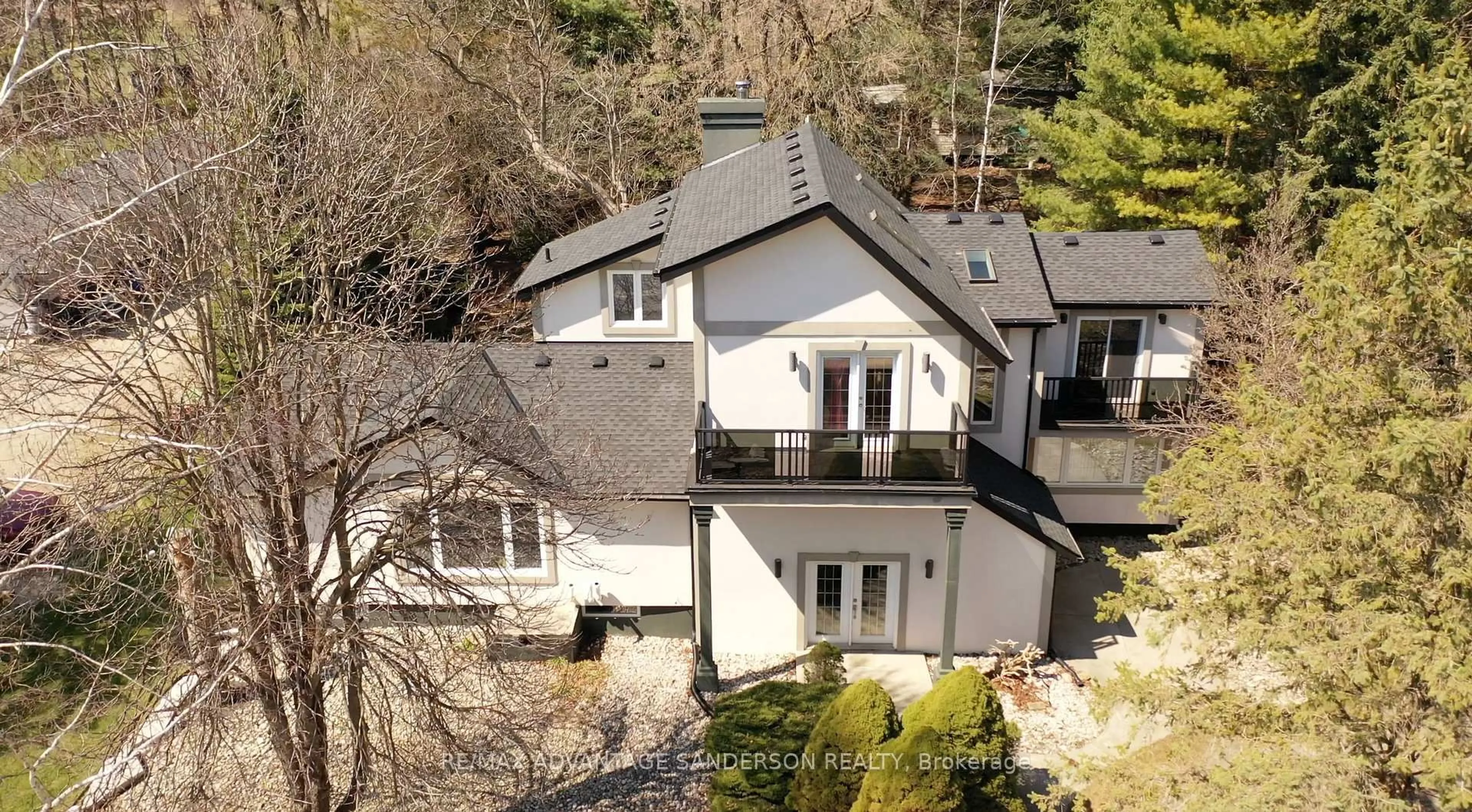 A pic from outside/outdoor area/front of a property/back of a property/a pic from drone, unknown for 9584 Melrose Dr, Middlesex Centre Ontario N0L 1R0