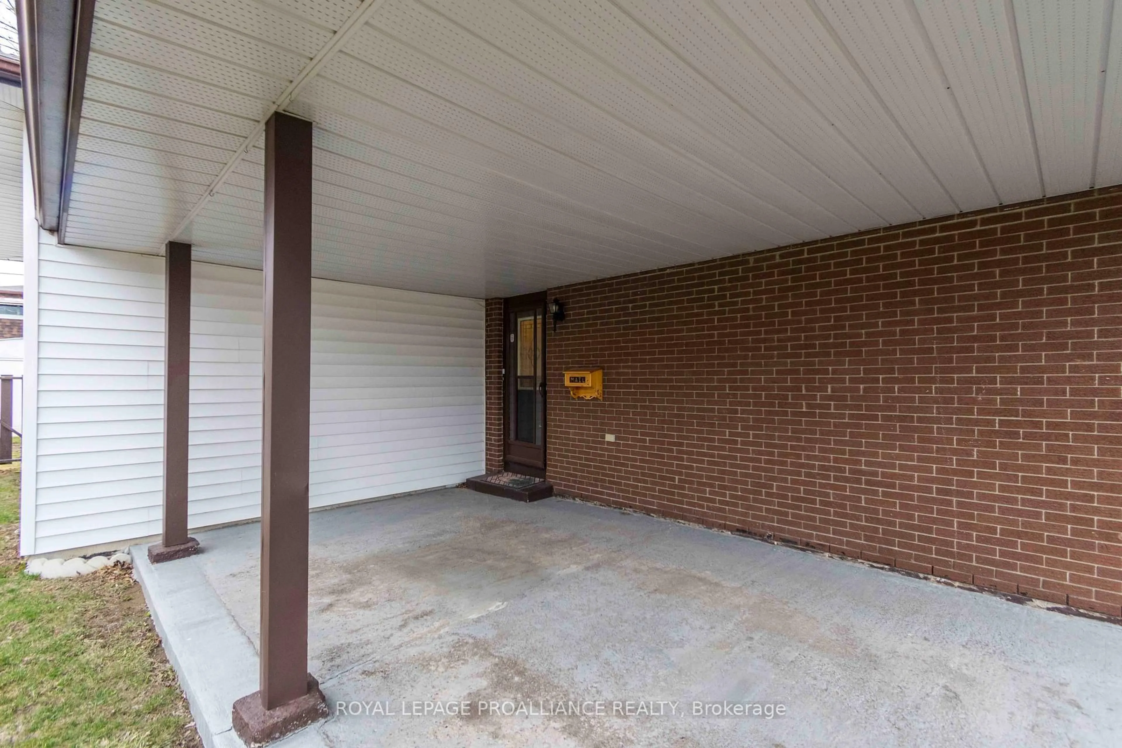 Unknown for 21 Miron Rd, Quinte West Ontario K8V 3H9