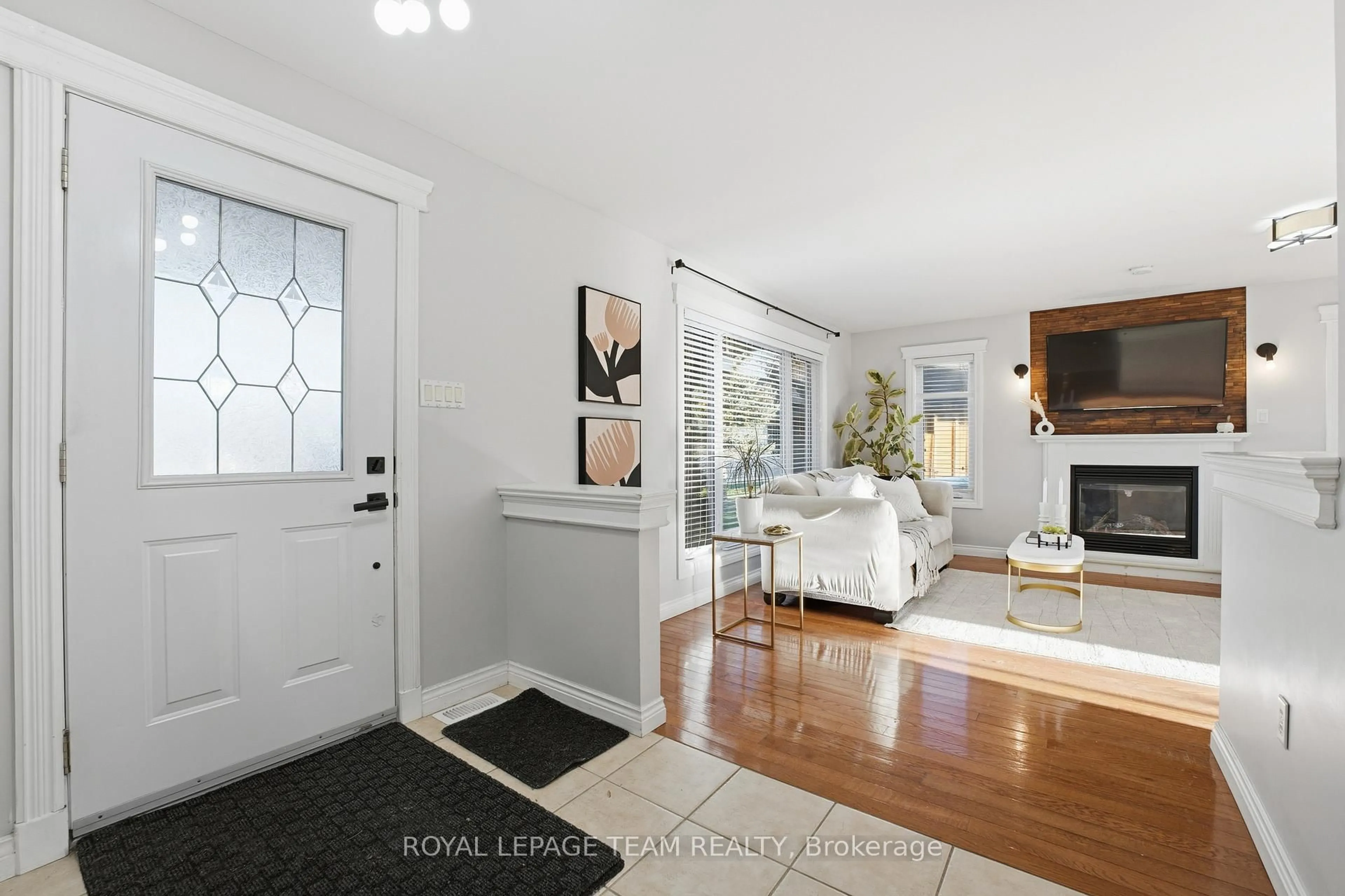 Indoor entryway for 116 Mclachlin St, Arnprior Ontario K7S 3Y5