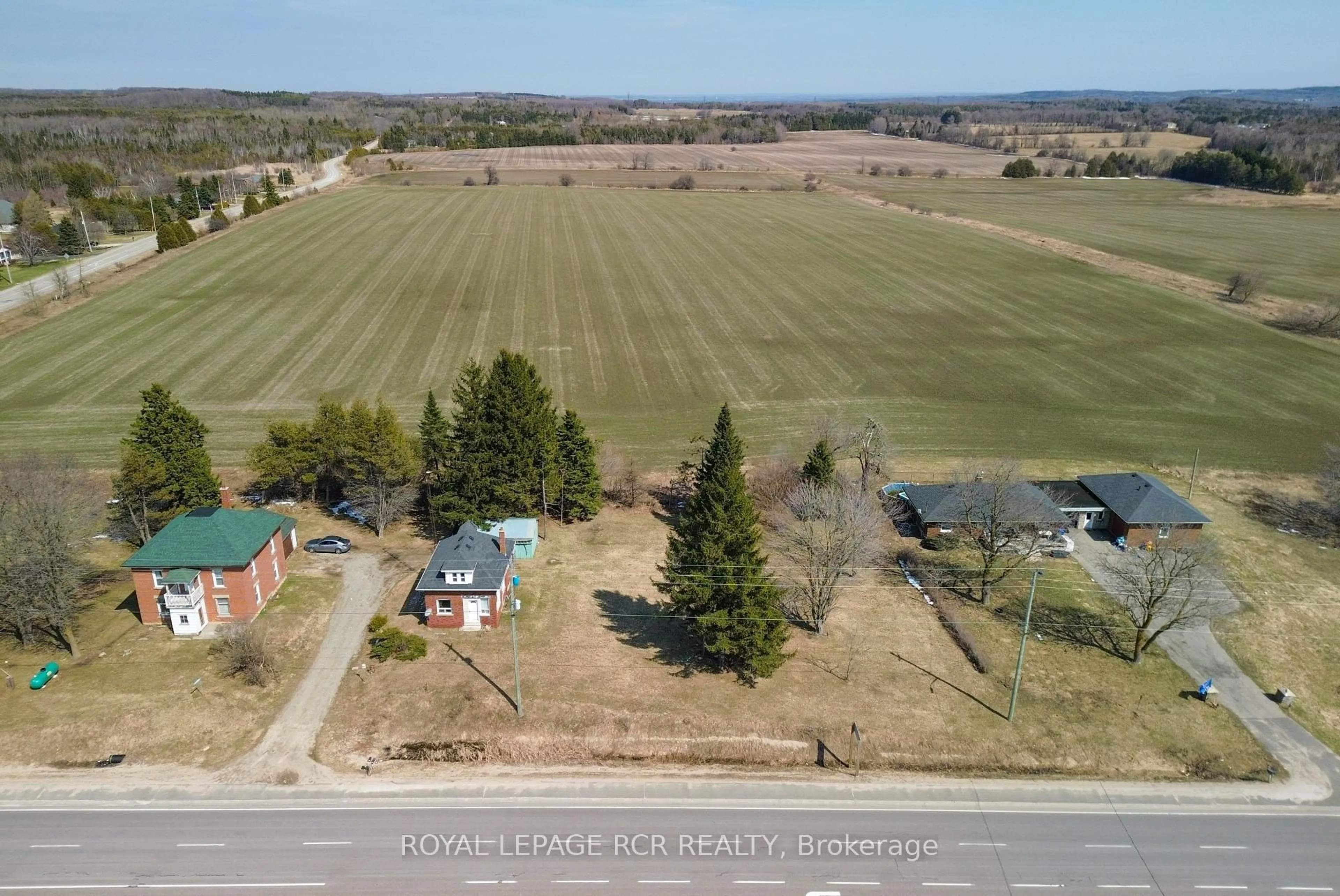 A pic from outside/outdoor area/front of a property/back of a property/a pic from drone, mountain view for 634289 HWY 10, Mono Ontario L9W 5P4
