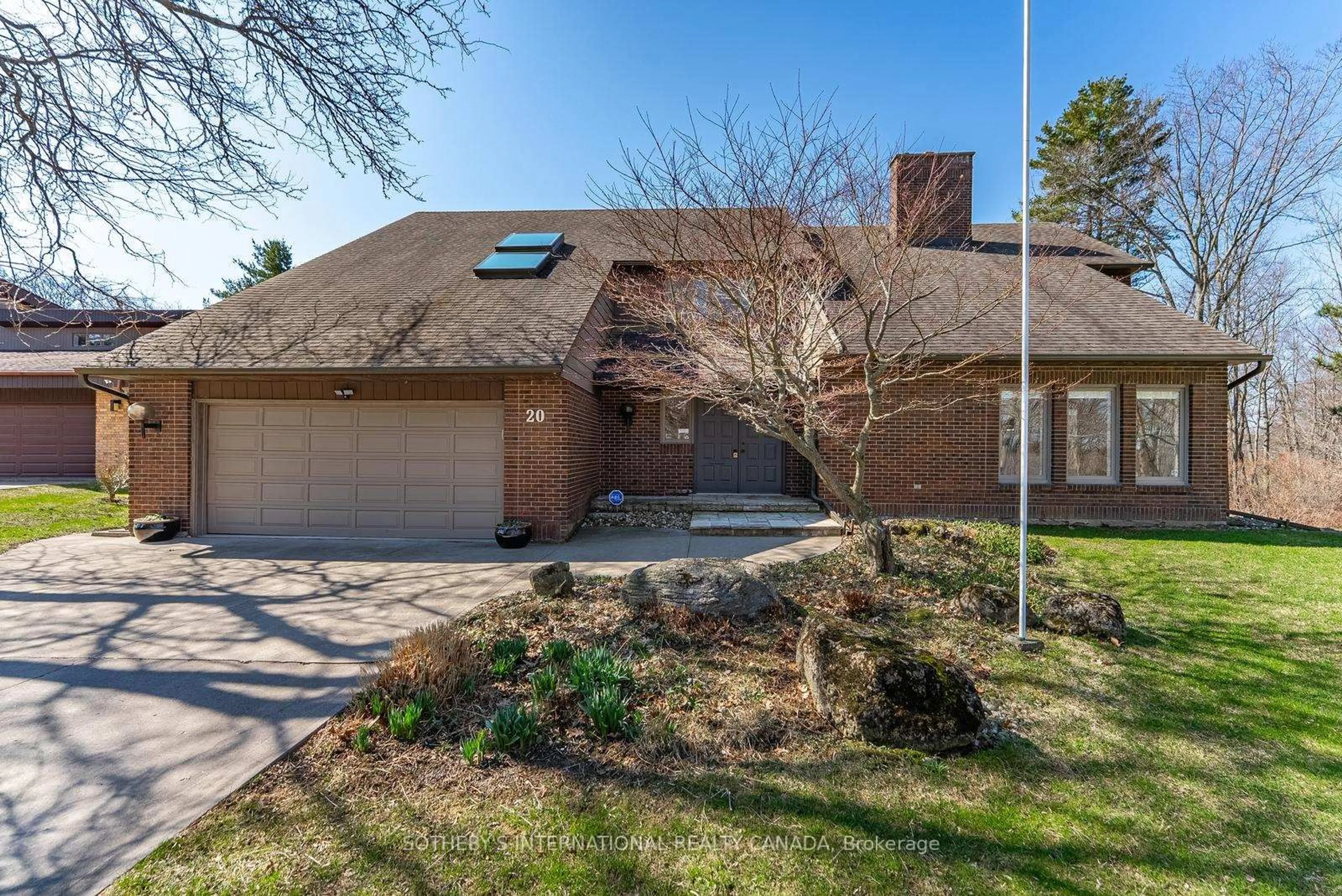 Home with brick exterior material, street for 20 Ridgeview Crt, Hamilton Ontario L9G 3X9