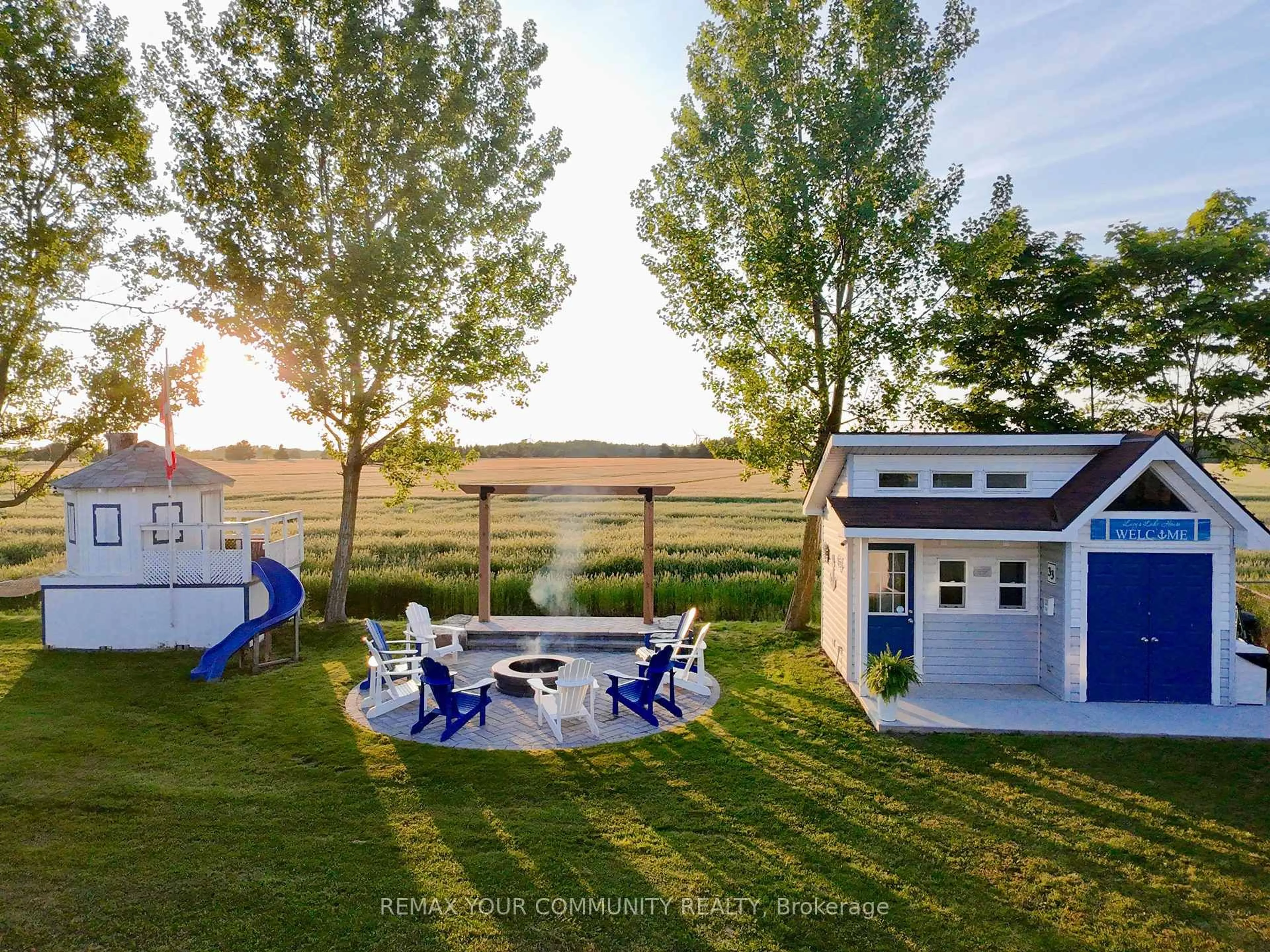 Patio, unknown for 33 Fairwell Ave, Haldimand Ontario N0A 1P0