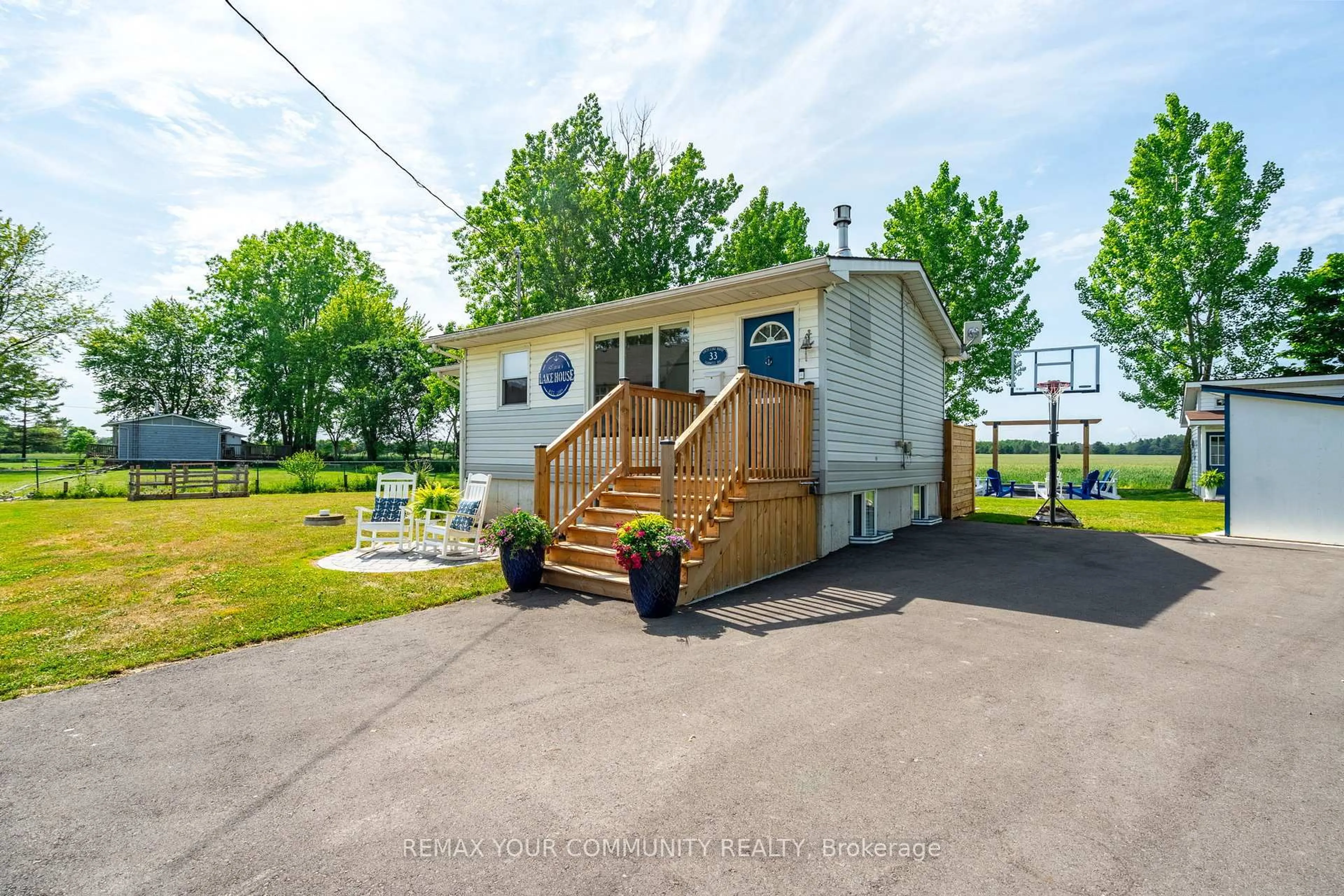 Patio, water/lake/river/ocean view for 33 Fairwell Ave, Haldimand Ontario N0A 1P0