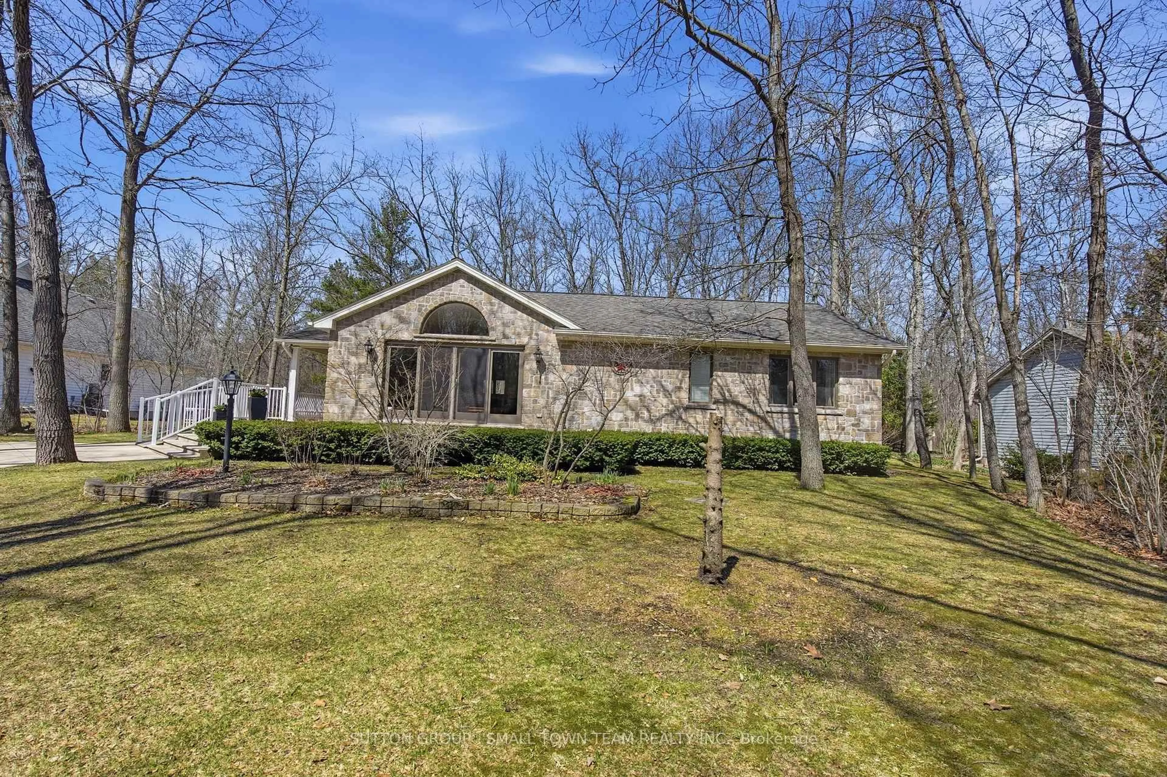 Unknown for 8816 Timberwood Tr, Lambton Shores Ontario N0M 1T0