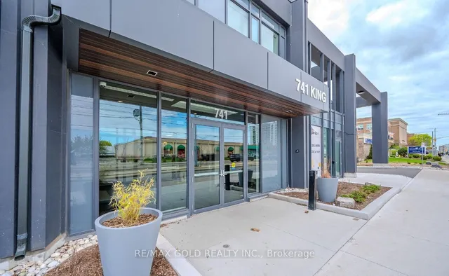 741 King St #1302, Kitchener 3
