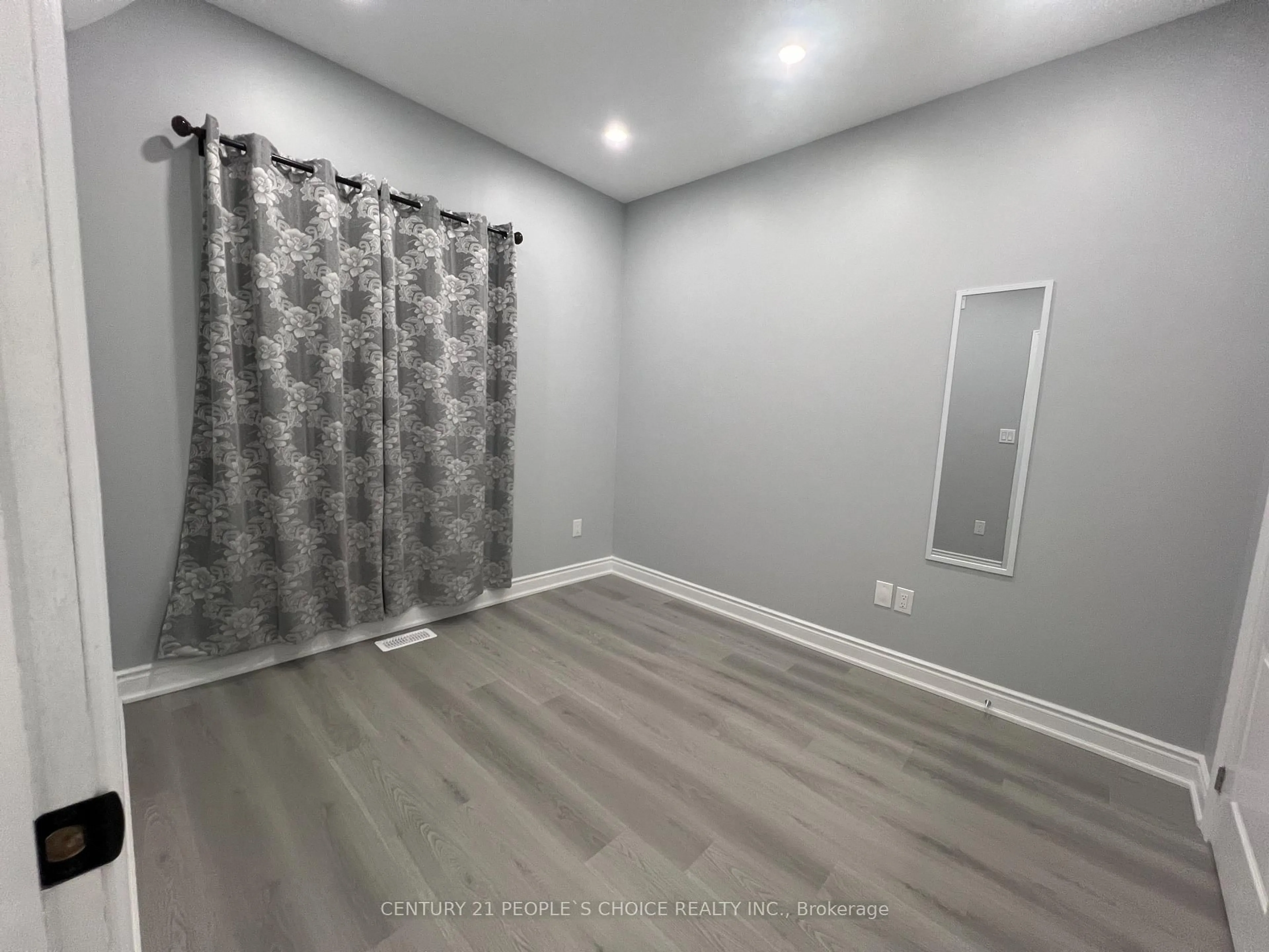 A pic of a room for 5640 Buchanan Ave, Niagara Falls Ontario L2G 3V1