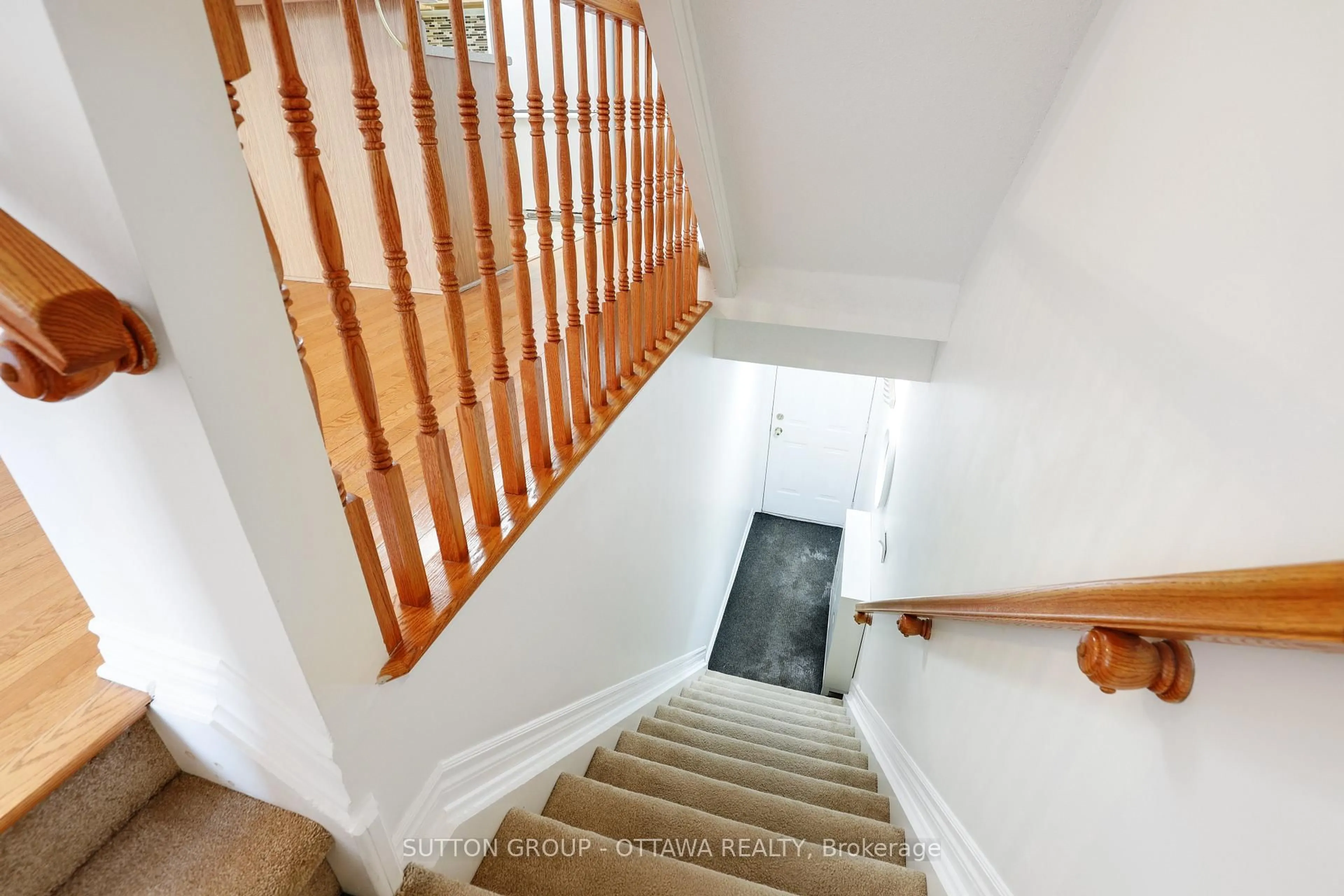 Stairs for 115 Tall Pines Private, Ottawa Ontario K2H 1H1