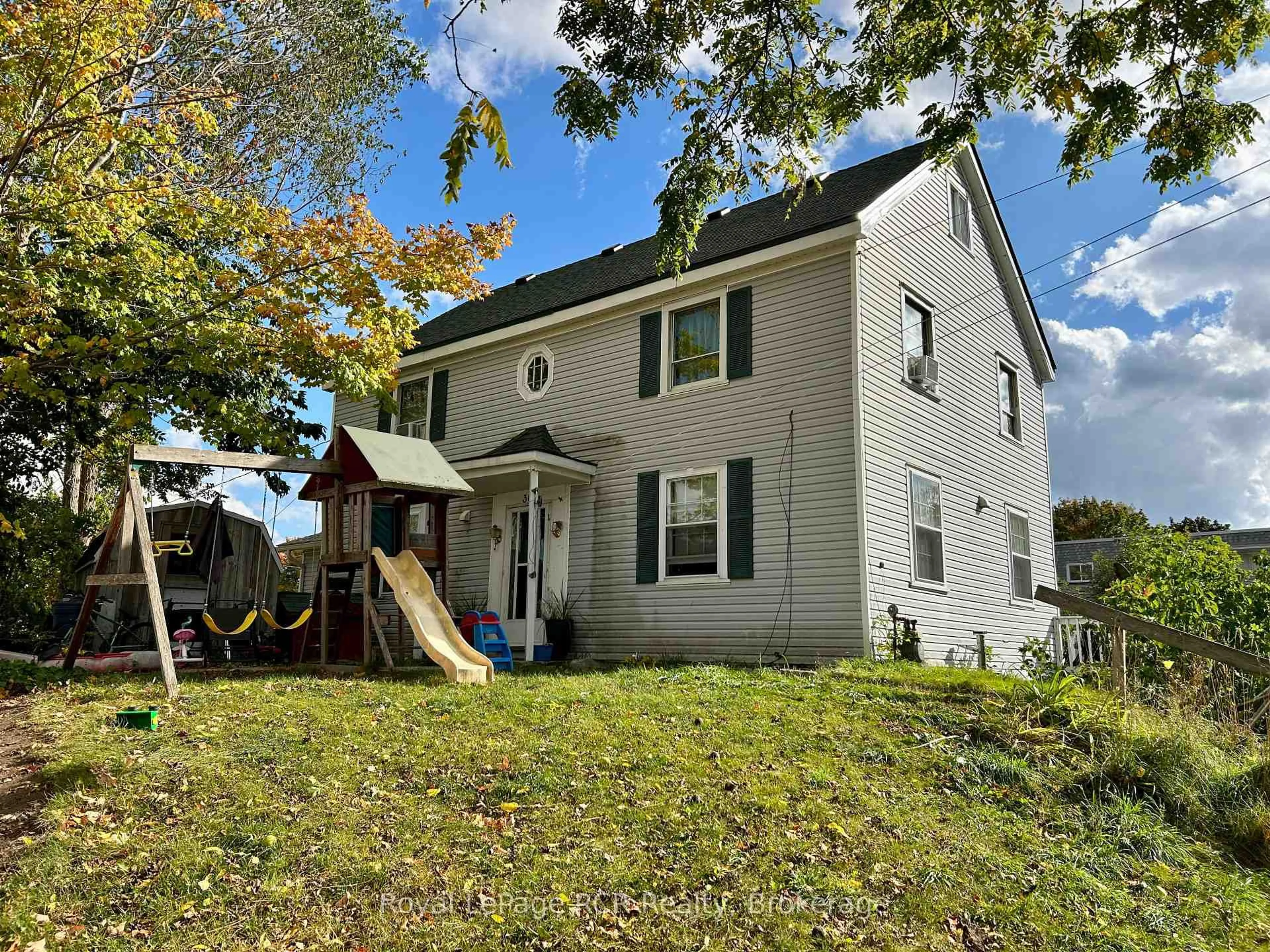 A pic from outside/outdoor area/front of a property/back of a property/a pic from drone, street for 307 Prince (Lane) St, Brockton Ontario N0G 2V0