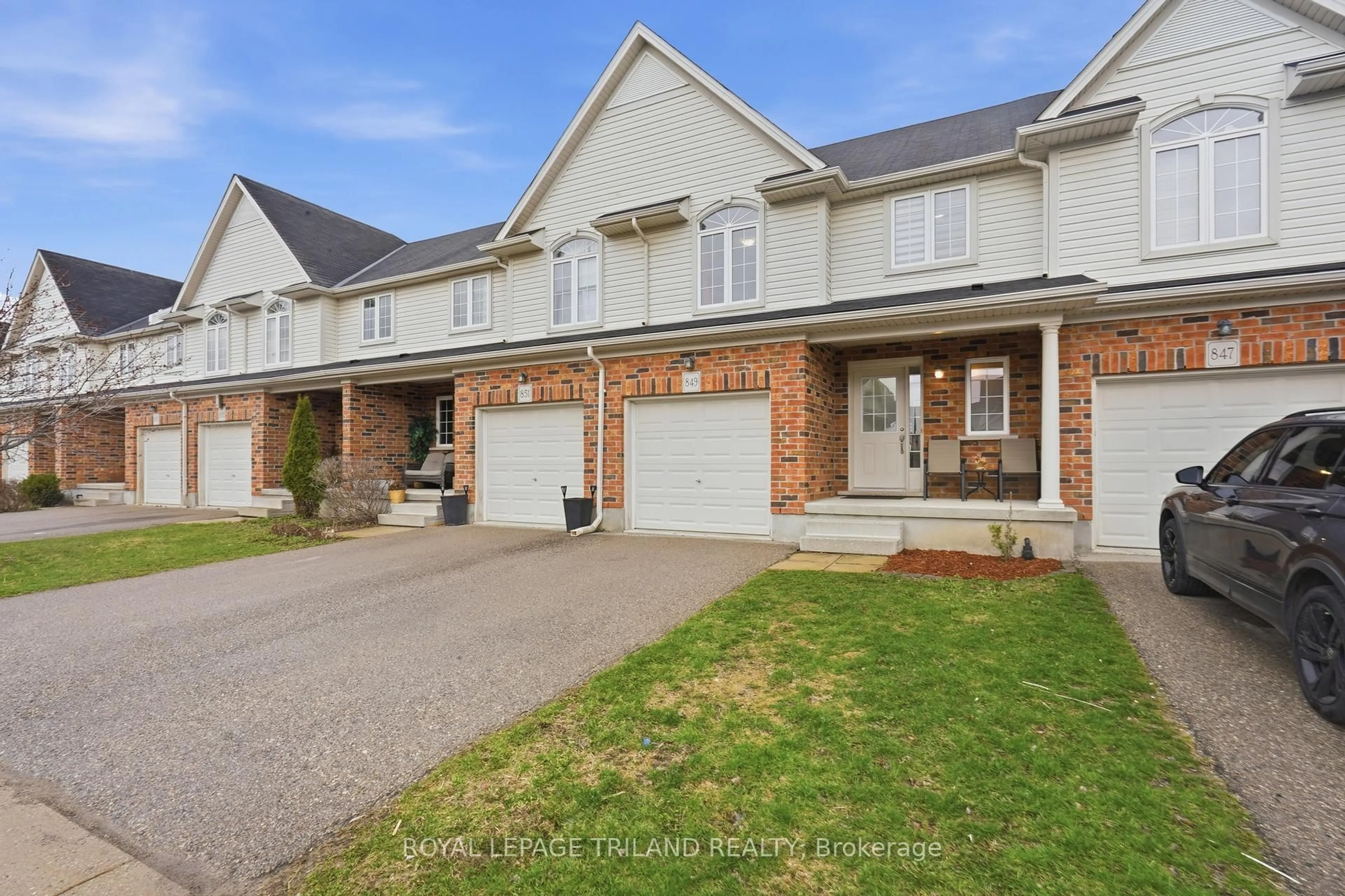 A pic from outside/outdoor area/front of a property/back of a property/a pic from drone, street for 849 Silverfox Cres, London North Ontario N6G 0N6