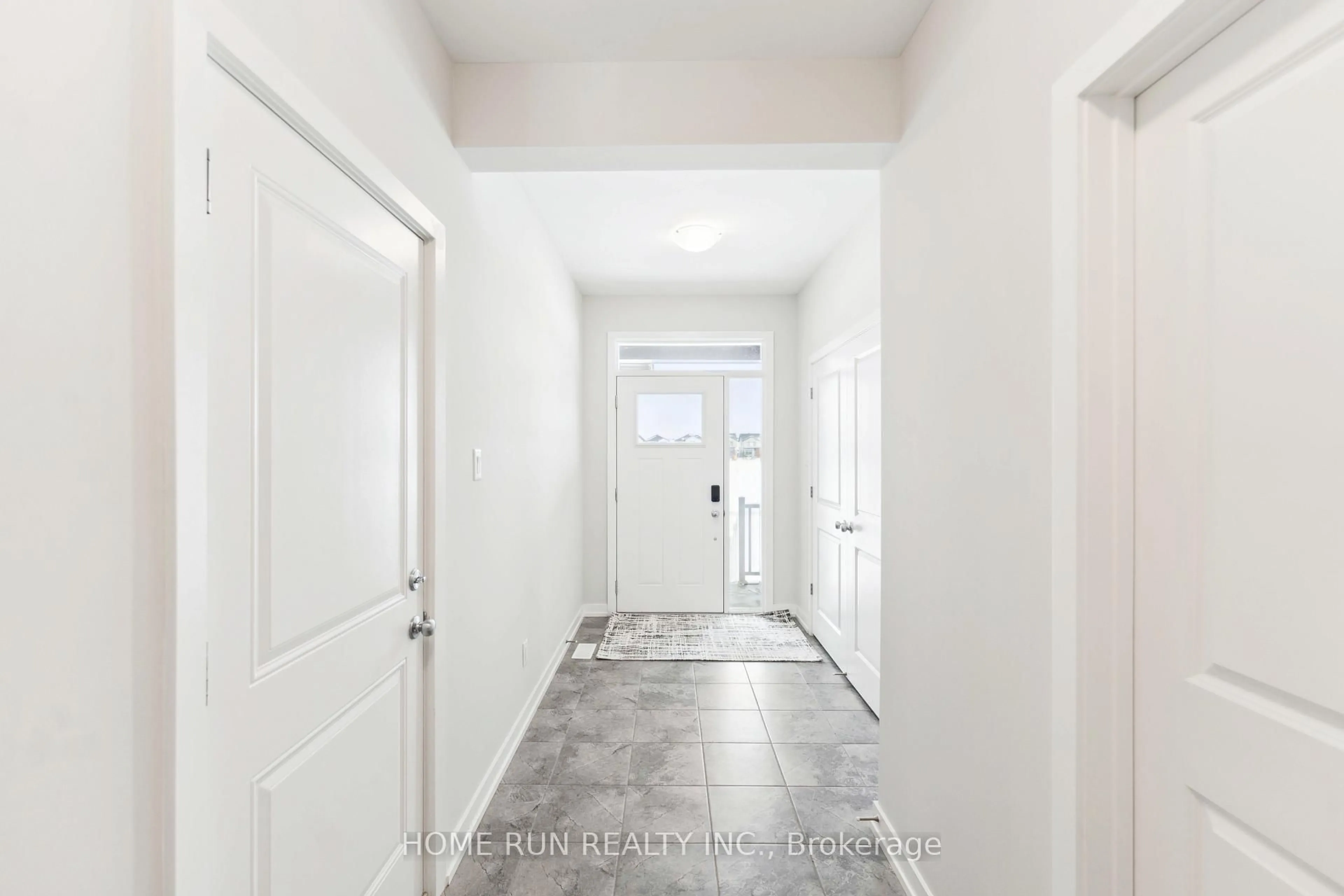 Indoor entryway for 1987 Acoustic Way, Ottawa Ontario K4M 0L6