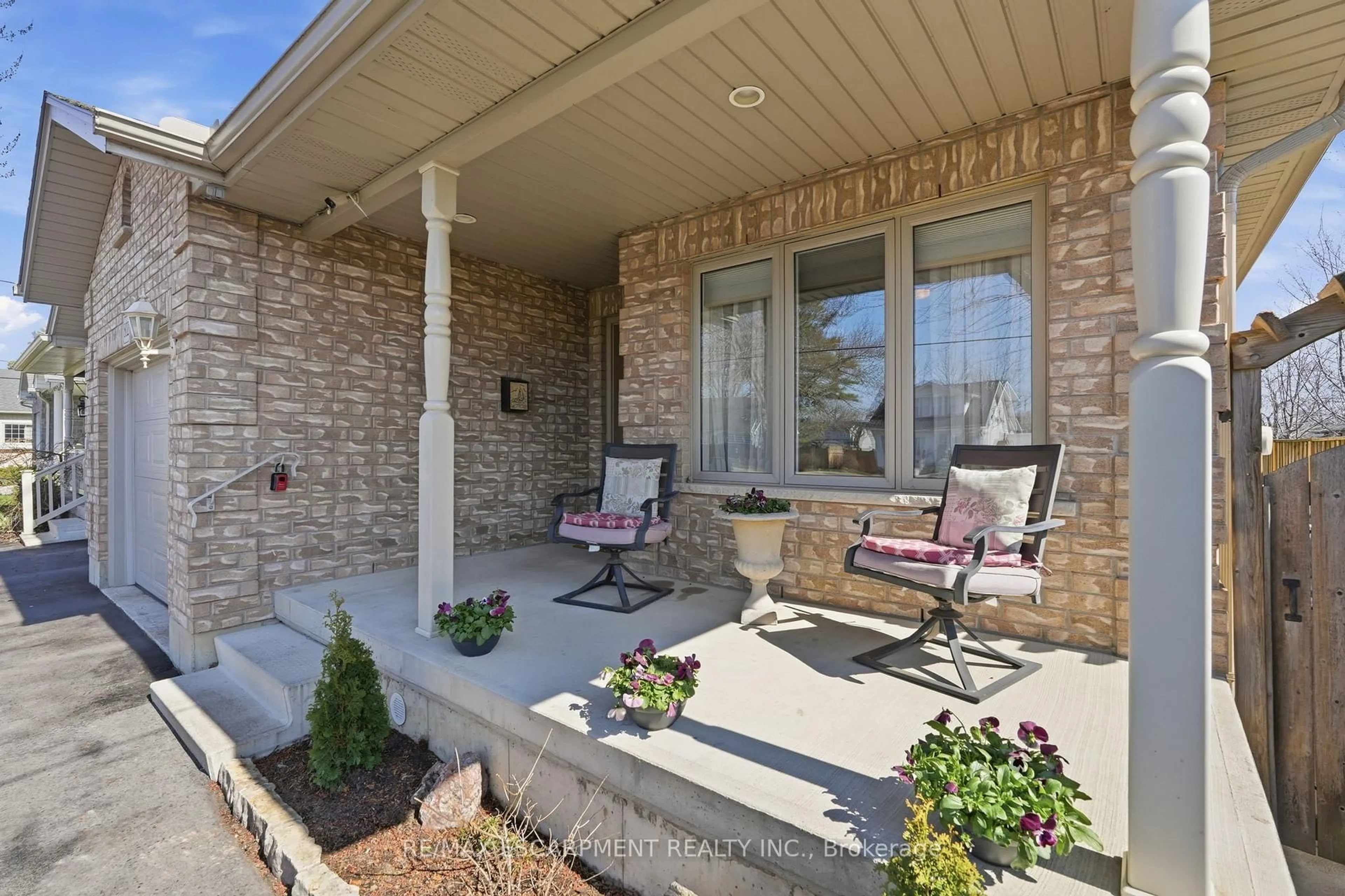 Unknown for 802 Main St, Norfolk Ontario N0A 1N0