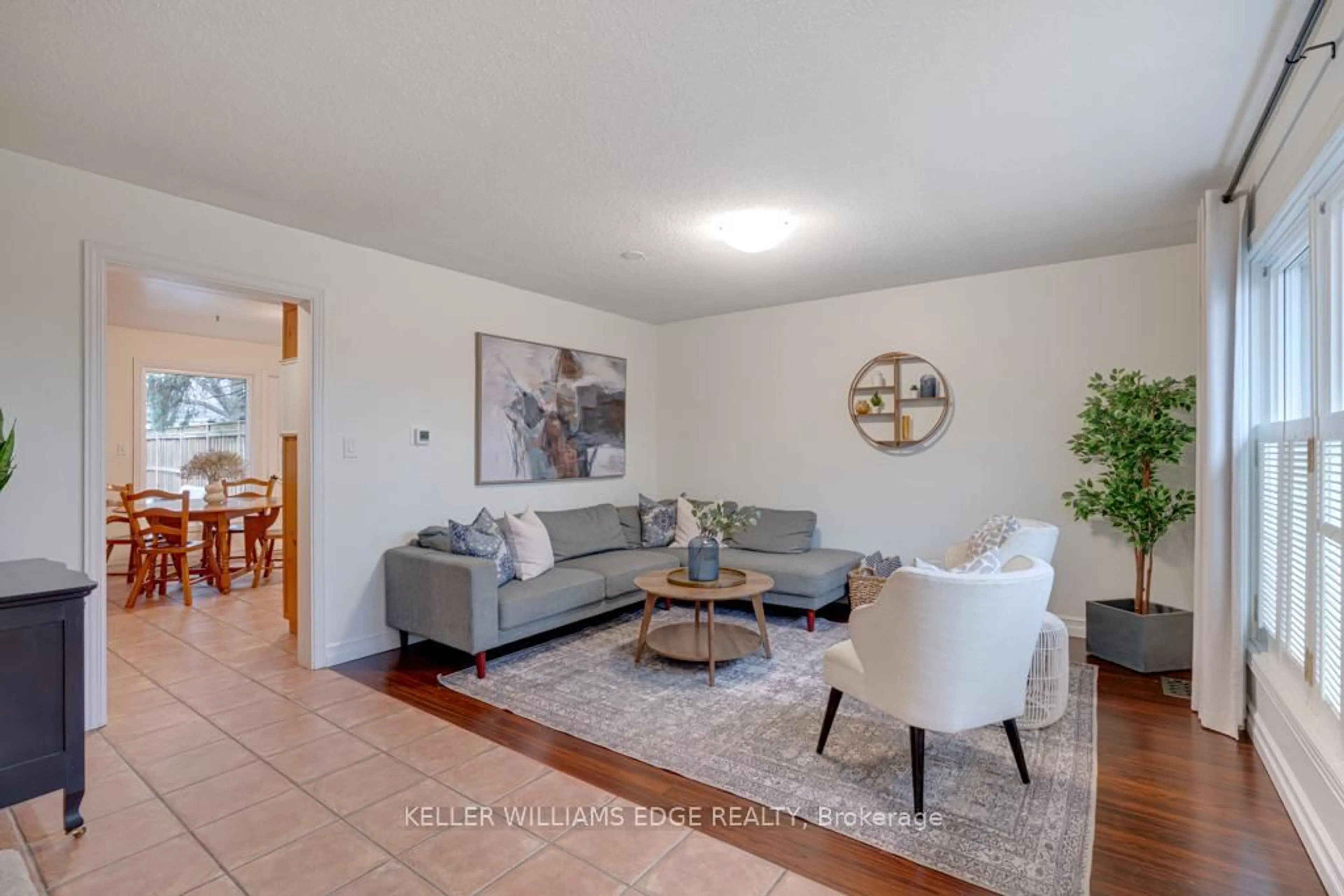 Living room with furniture, unknown for 24 Bentley Pl, Hamilton Ontario L9C 2R4