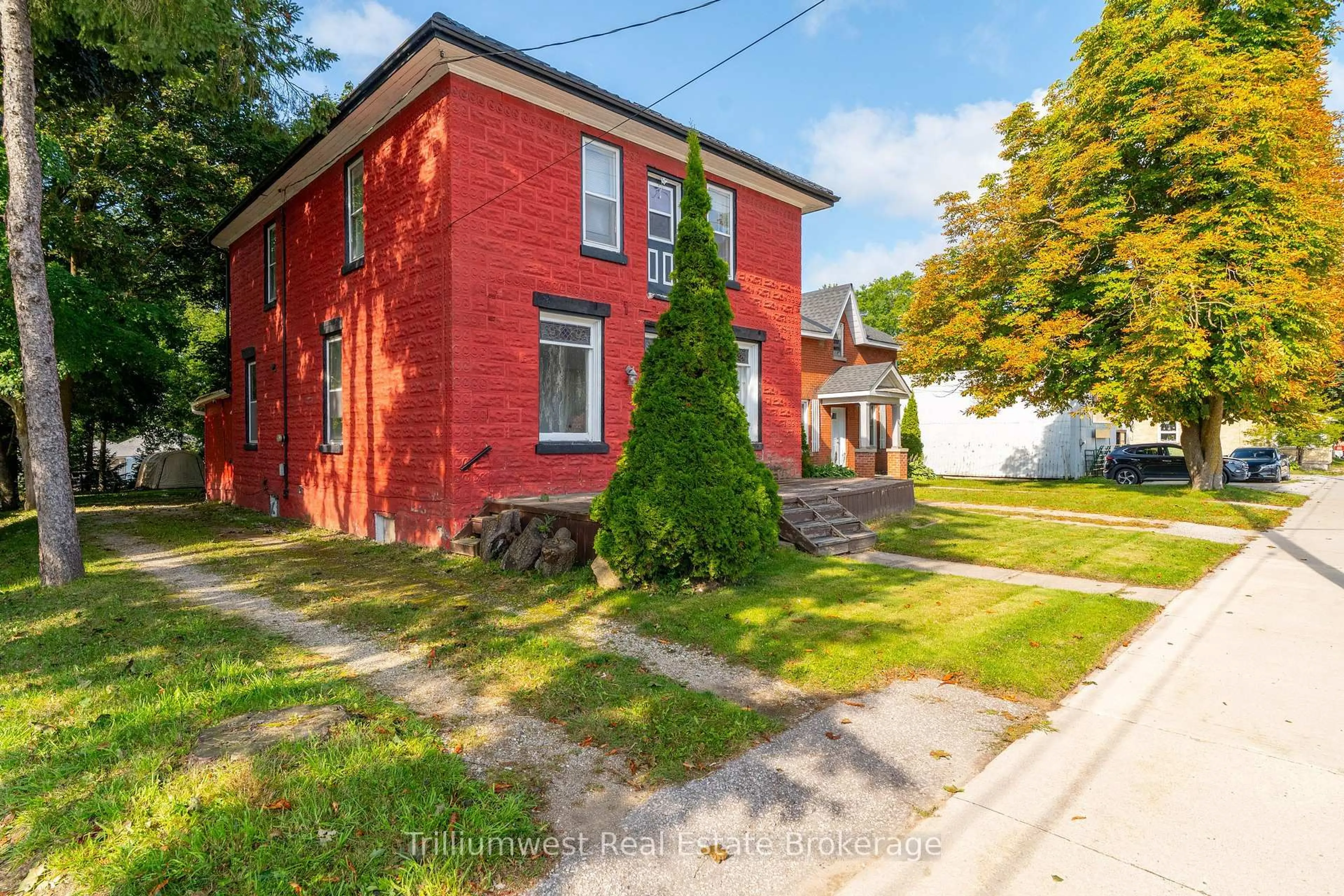 A pic from outside/outdoor area/front of a property/back of a property/a pic from drone, street for 349 Main St, Wellington North Ontario N0G 2L0
