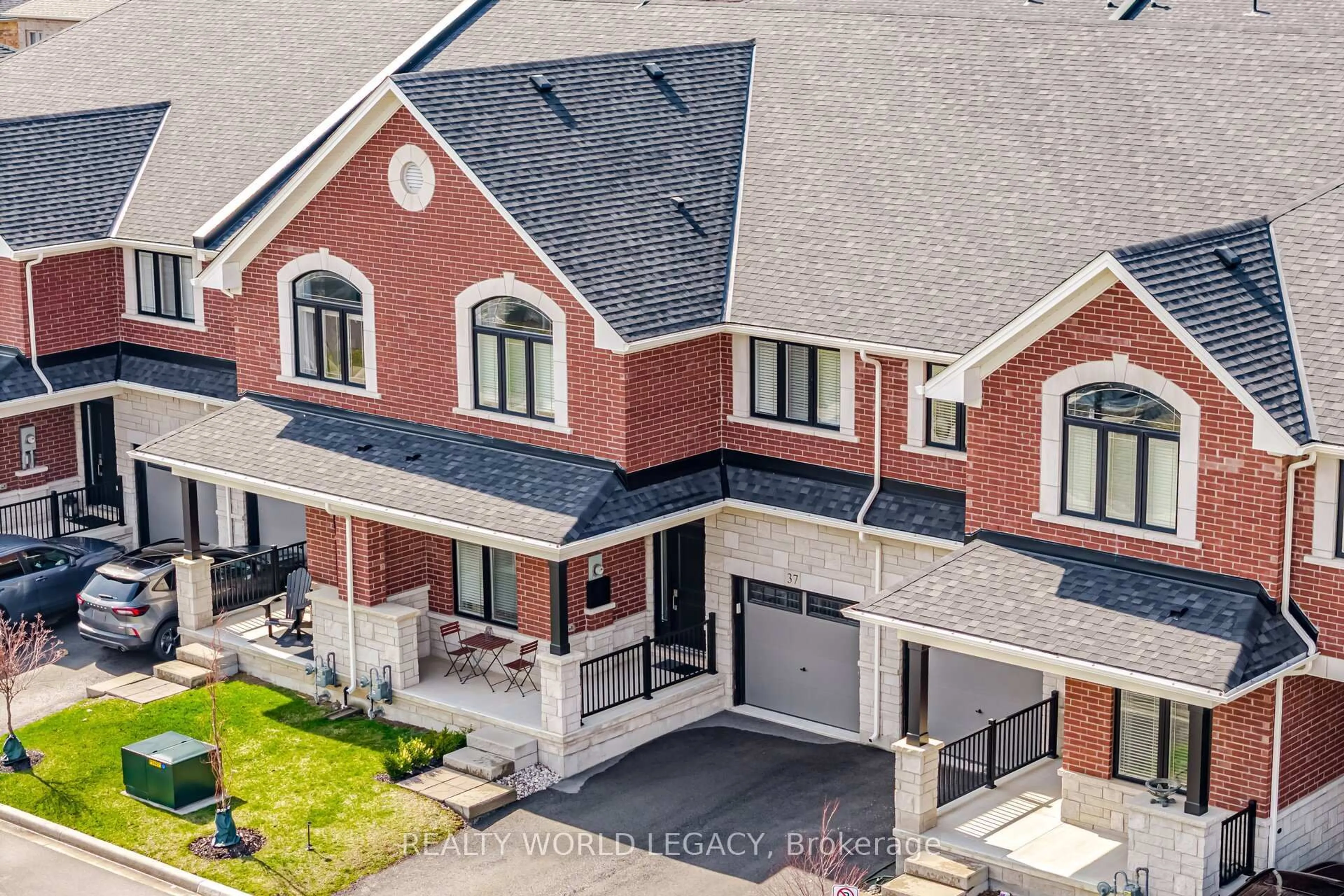 Home with brick exterior material, street for 37 Westfield Cres, Hamilton Ontario L8B 1Y1