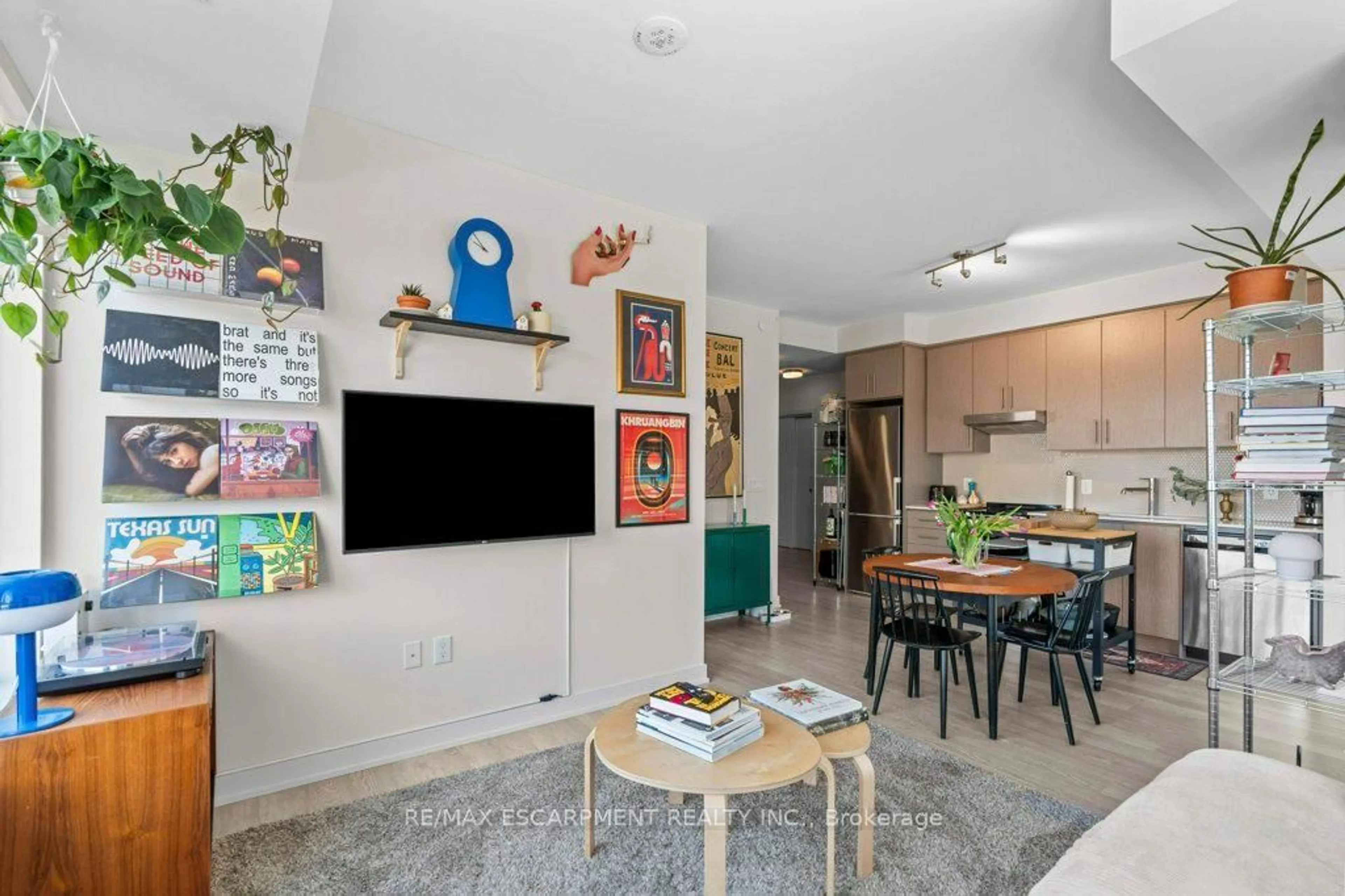 Unknown for 212 KING WILLIAM St #415, Hamilton Ontario L8N 1B5