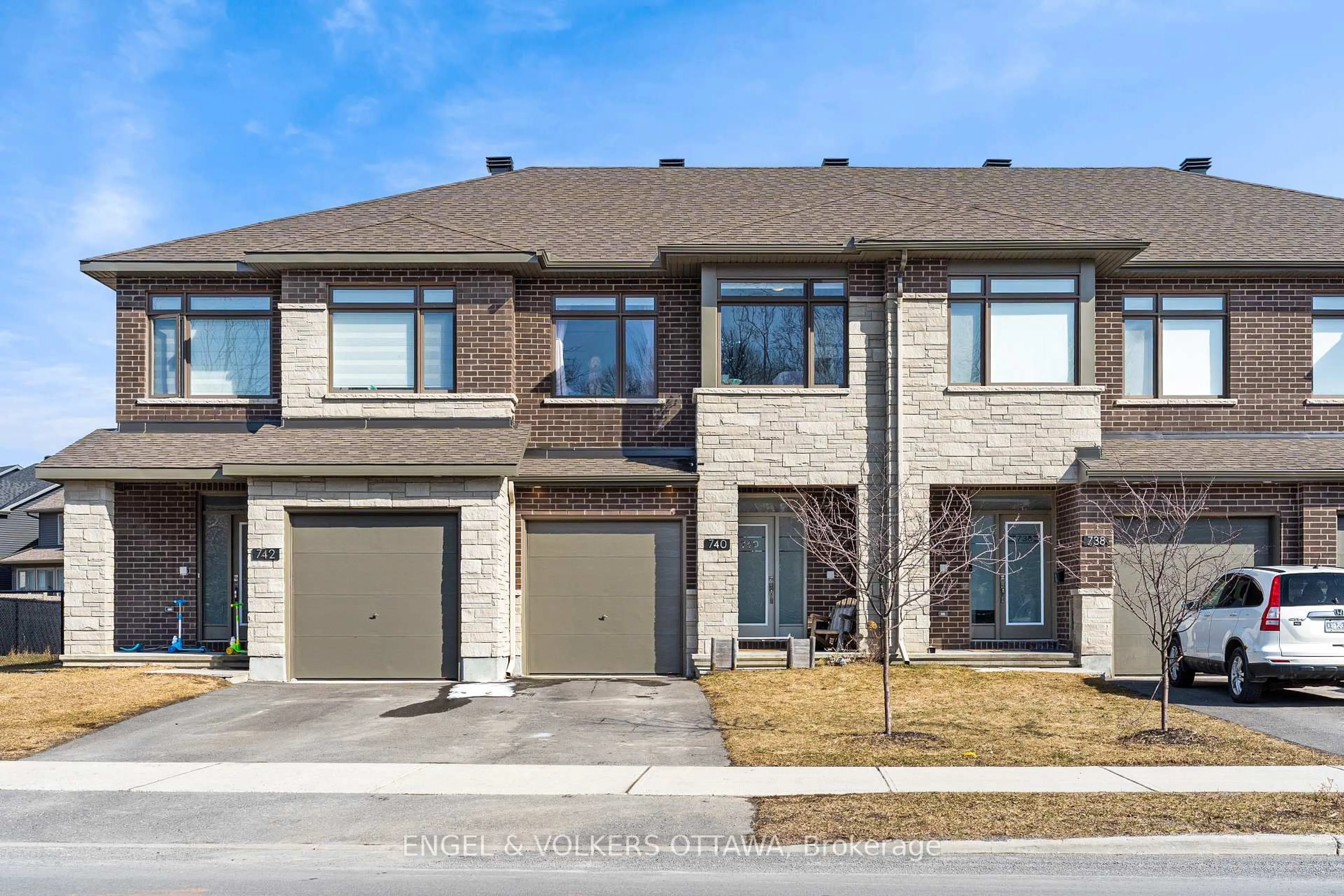 Home with brick exterior material, street for 740 MIIKANA Rd, Ottawa Ontario K1X 0H6