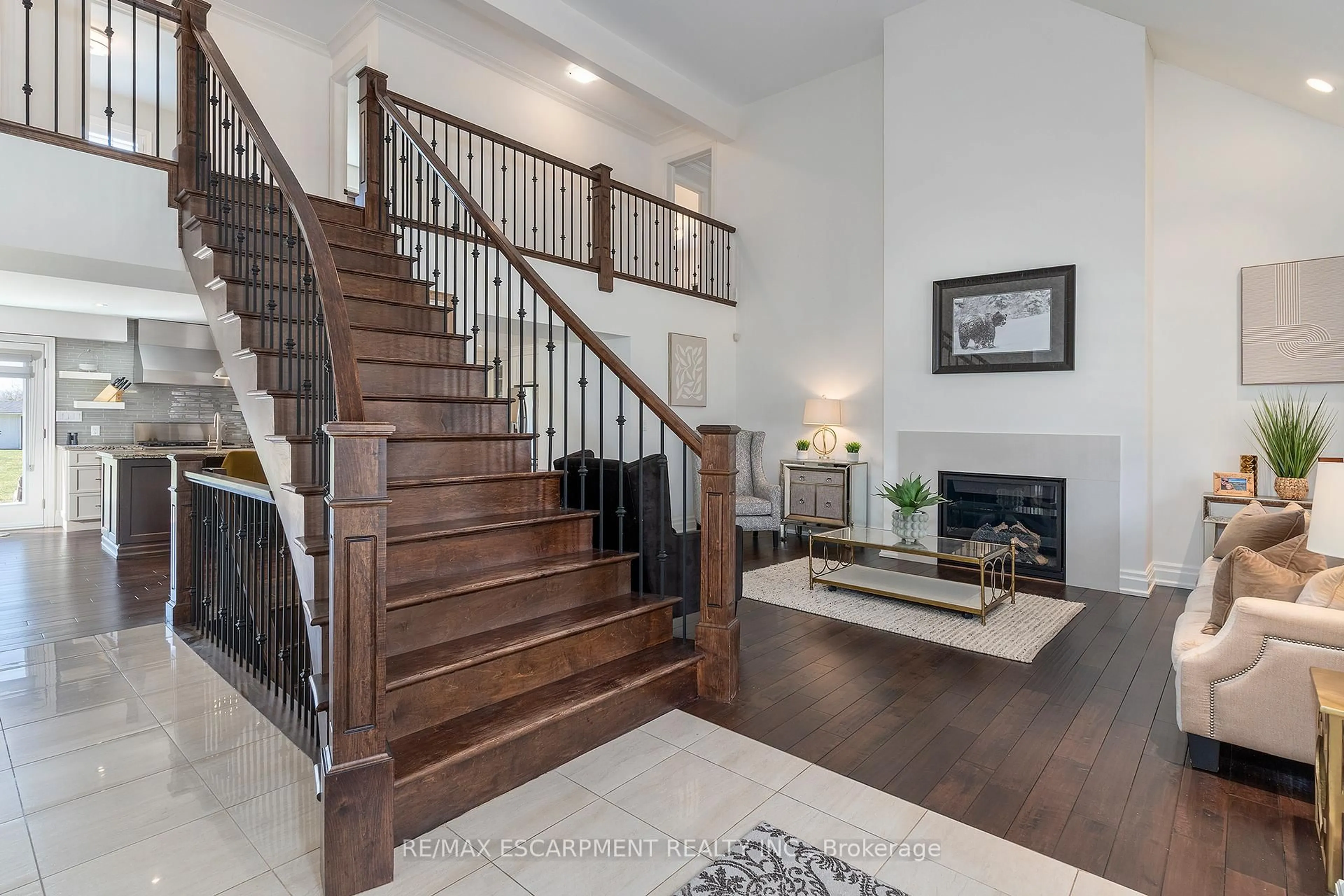 Unknown for 400 Hamilton Dr, Hamilton Ontario L9G 2B1