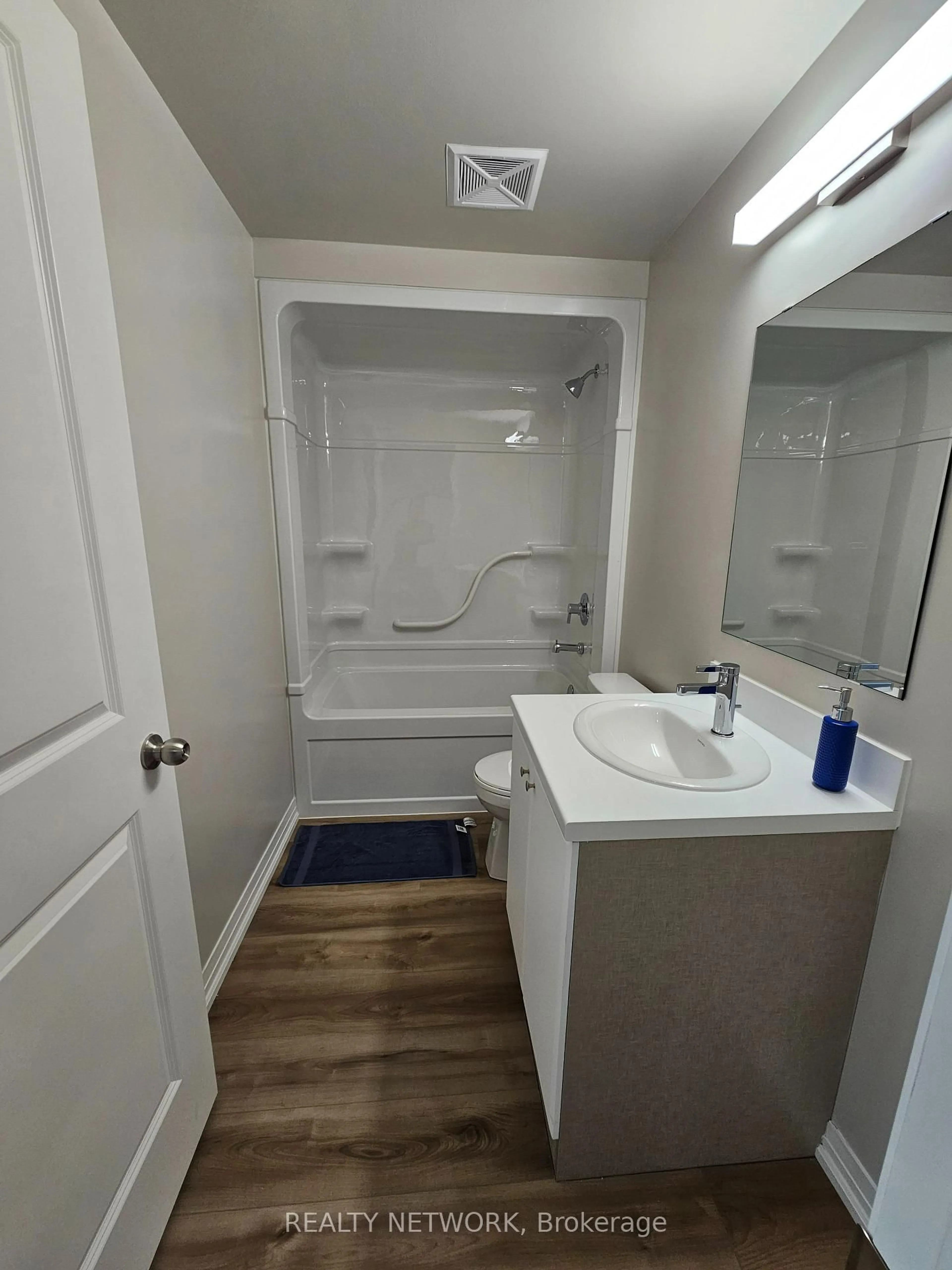 Standard bathroom, floor is not visible for 50 Herrick Ave #339, St. Catharines Ontario L2P 0G3