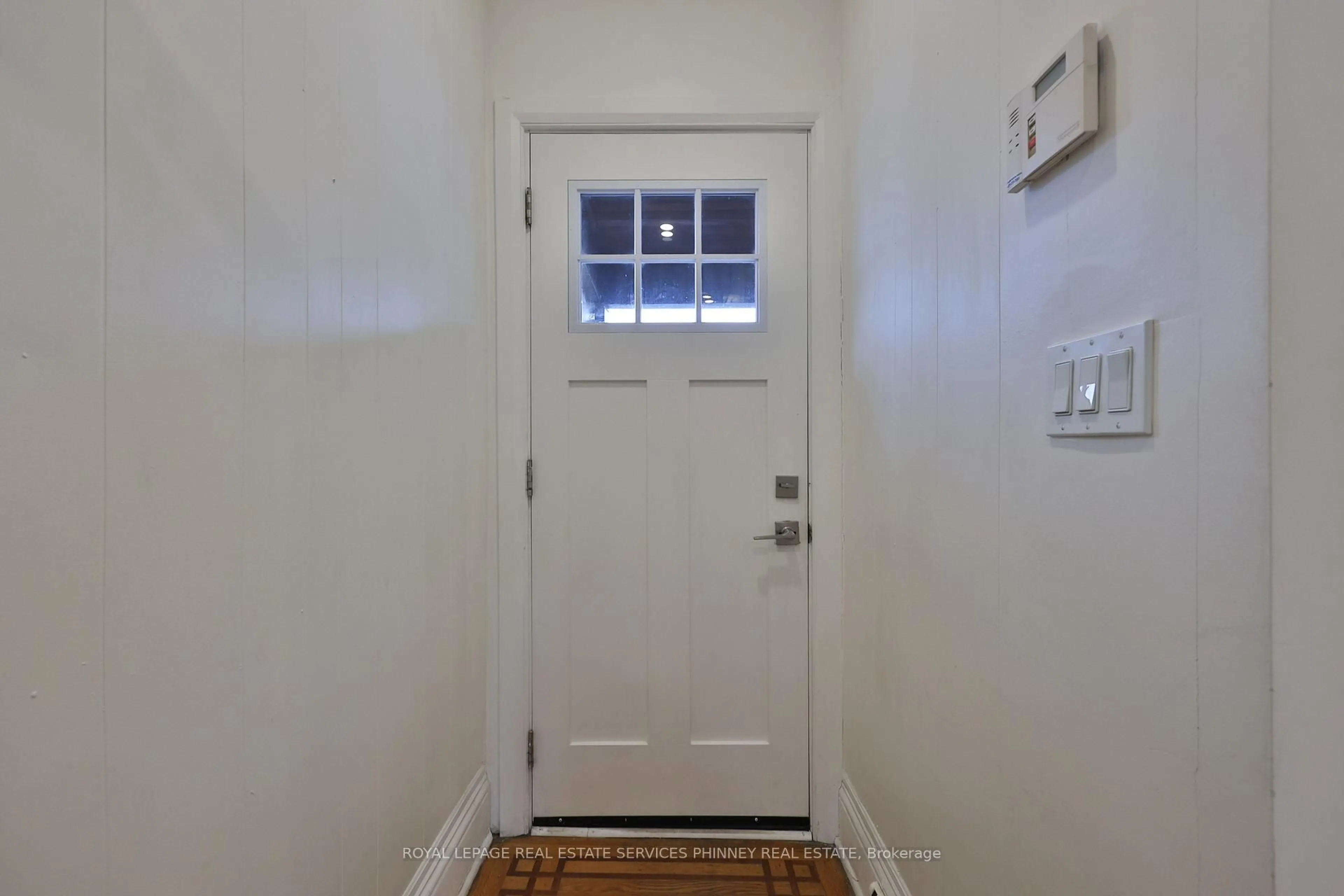 Indoor entryway for 88 Chestnut Ave, Hamilton Ontario L8L 6K9