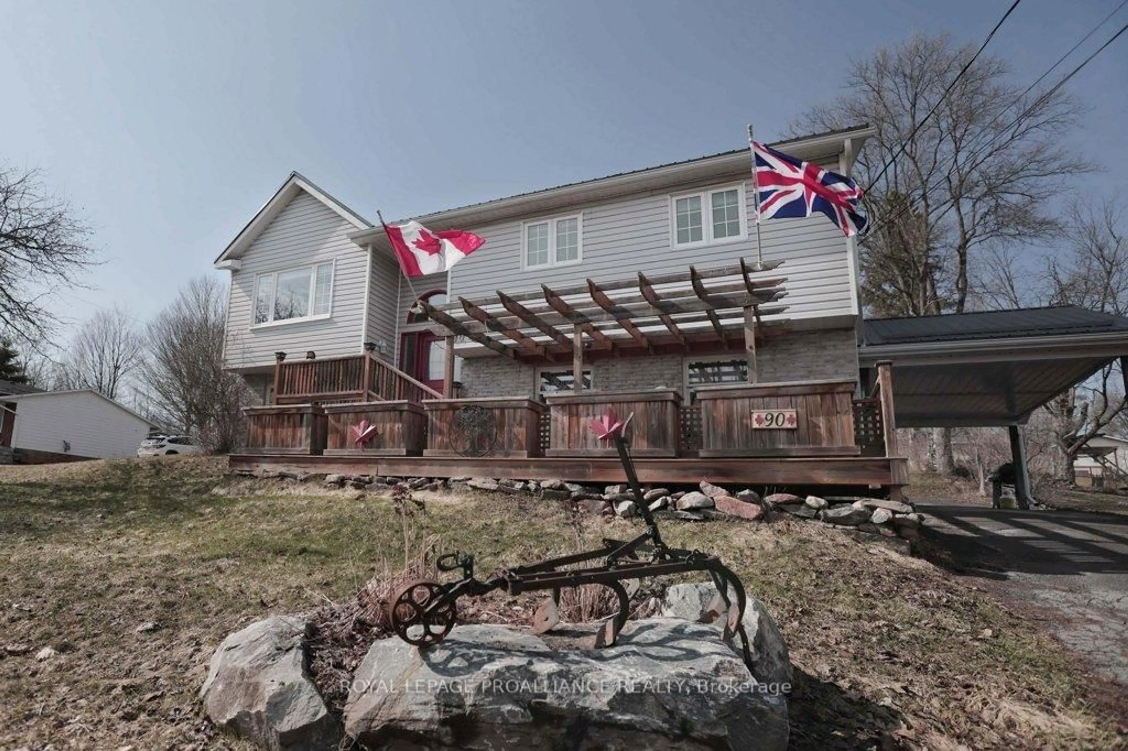 A pic from outside/outdoor area/front of a property/back of a property/a pic from drone, unknown for 90 Livingstone Ave, Madoc Ontario K0K 2K0