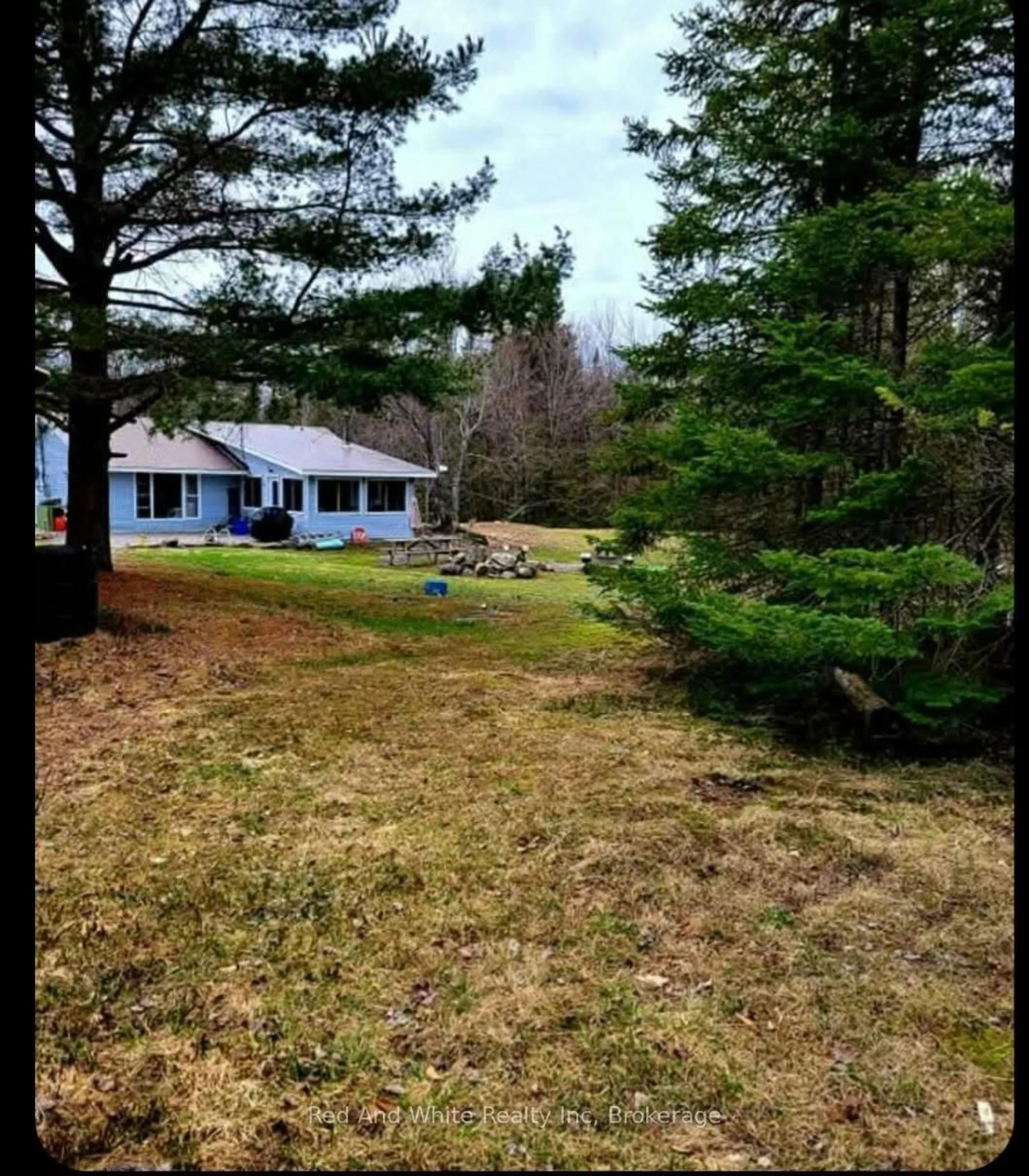 A pic from outside/outdoor area/front of a property/back of a property/a pic from drone, unknown for 2650 Nipissing Rd, Magnetawan Ontario P0A 1P0