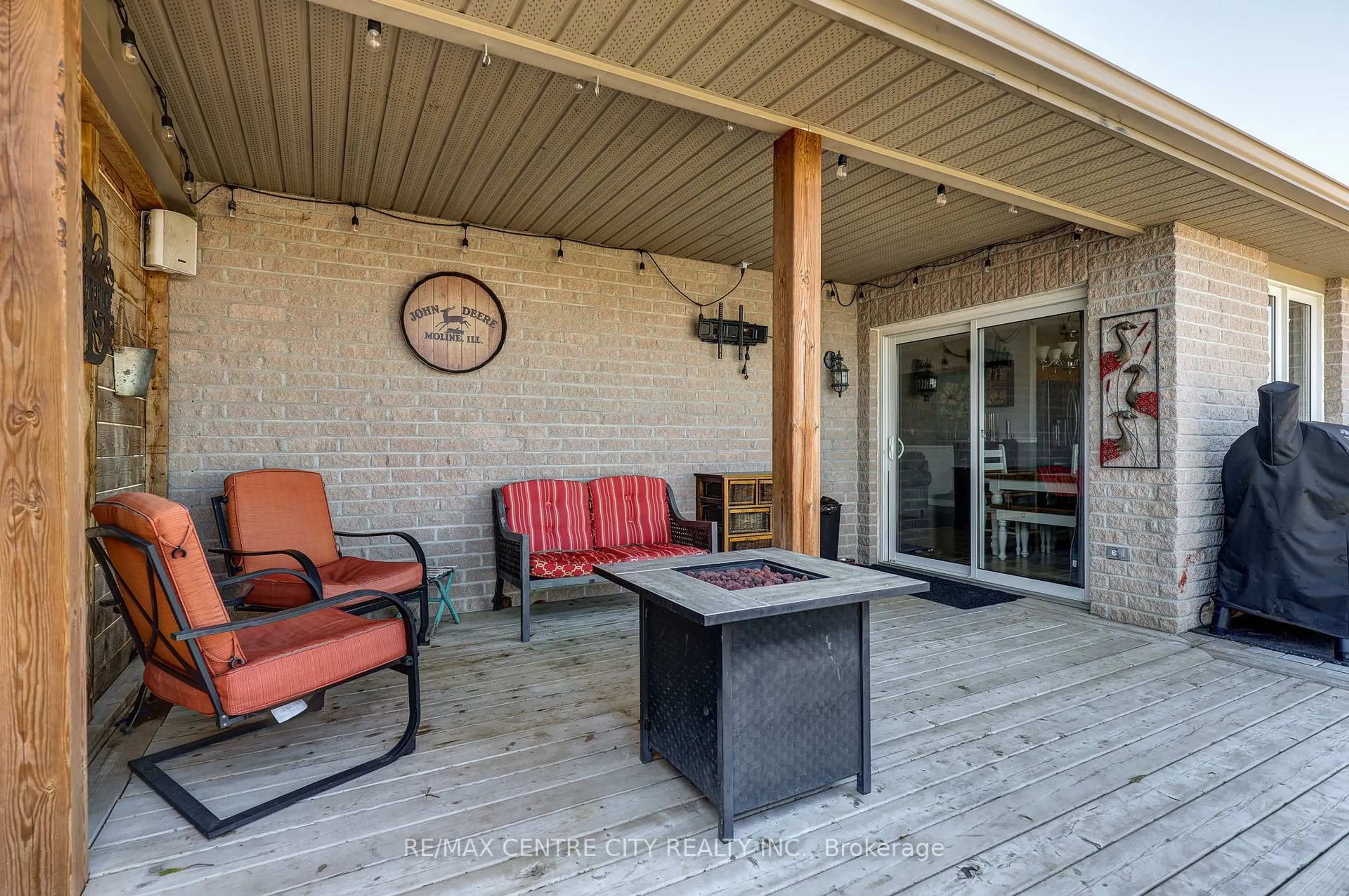 Patio, street for 11680 Springfie Springfield Rd, Malahide Ontario N0L 2J0