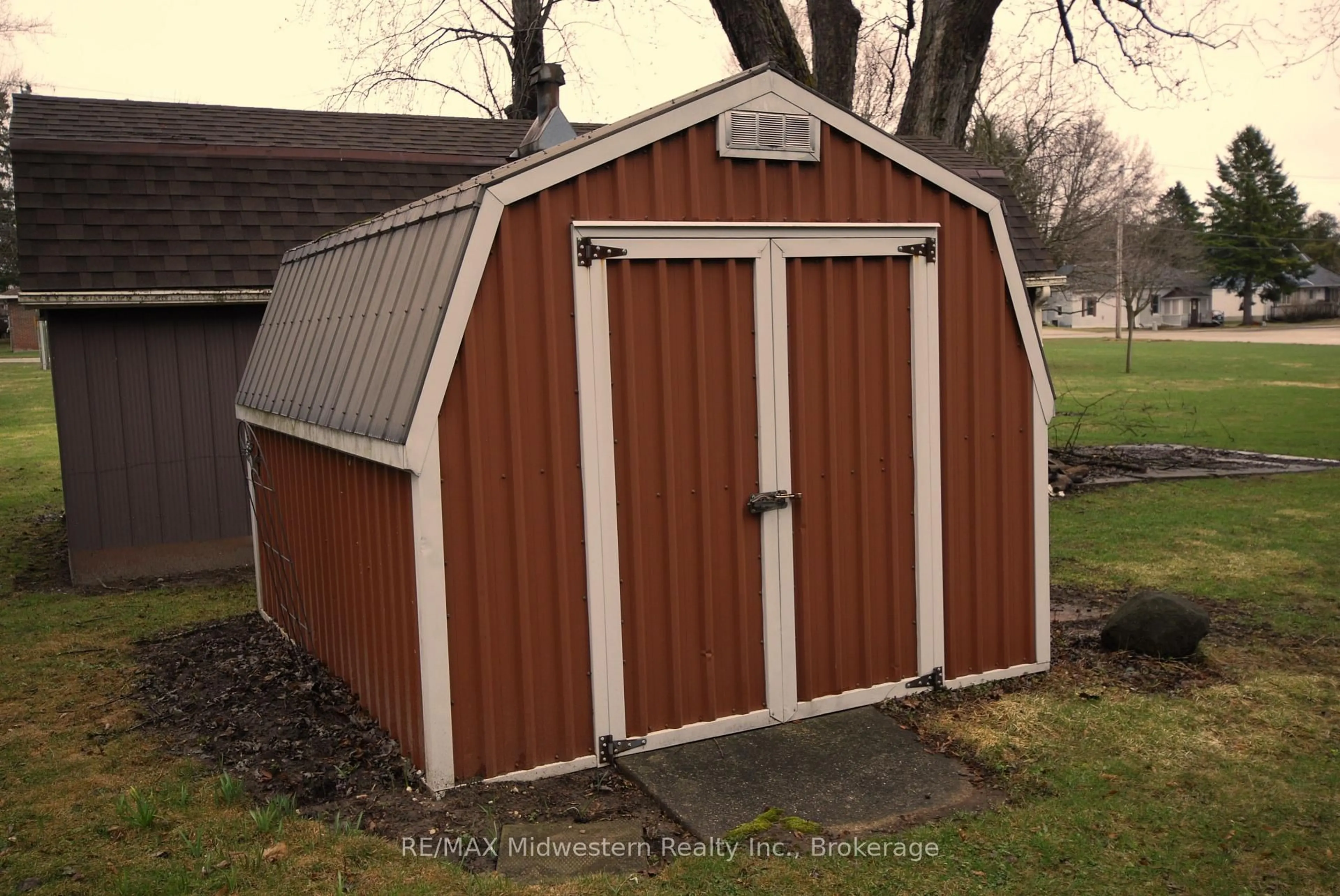 Shed for 69 Louise St, Minto Ontario N0G 1Z0