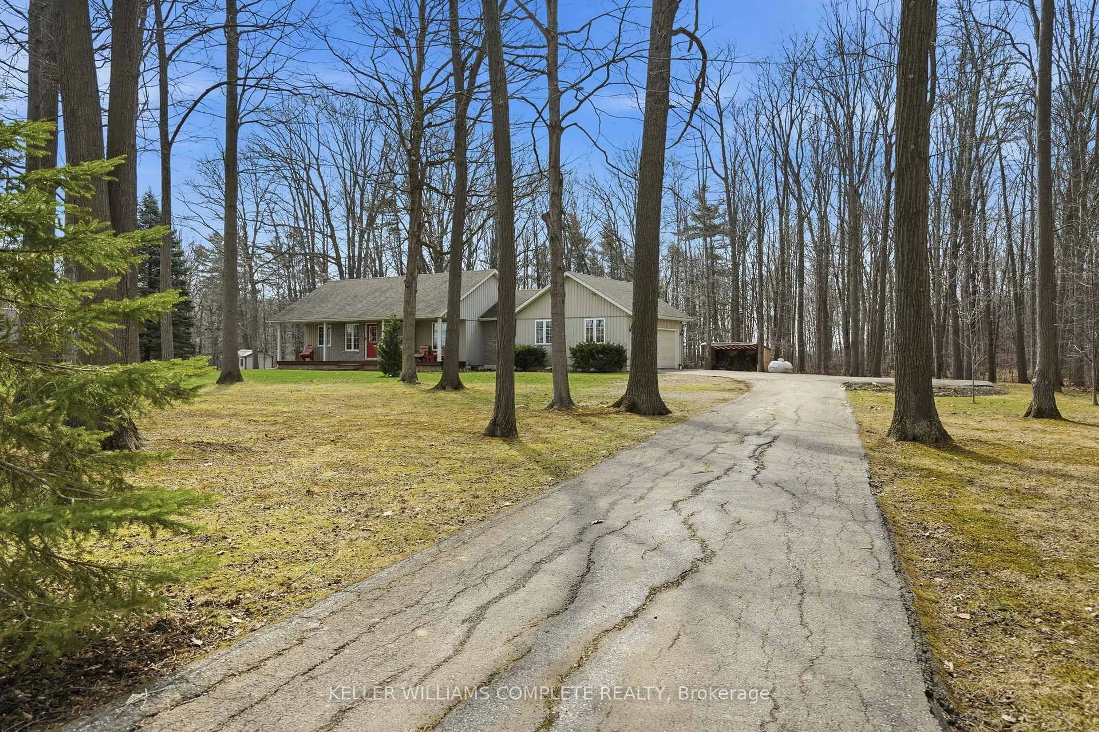 A pic from outside/outdoor area/front of a property/back of a property/a pic from drone, unknown for 4732 Haldimand Road 20, Haldimand Ontario N1A 2W3