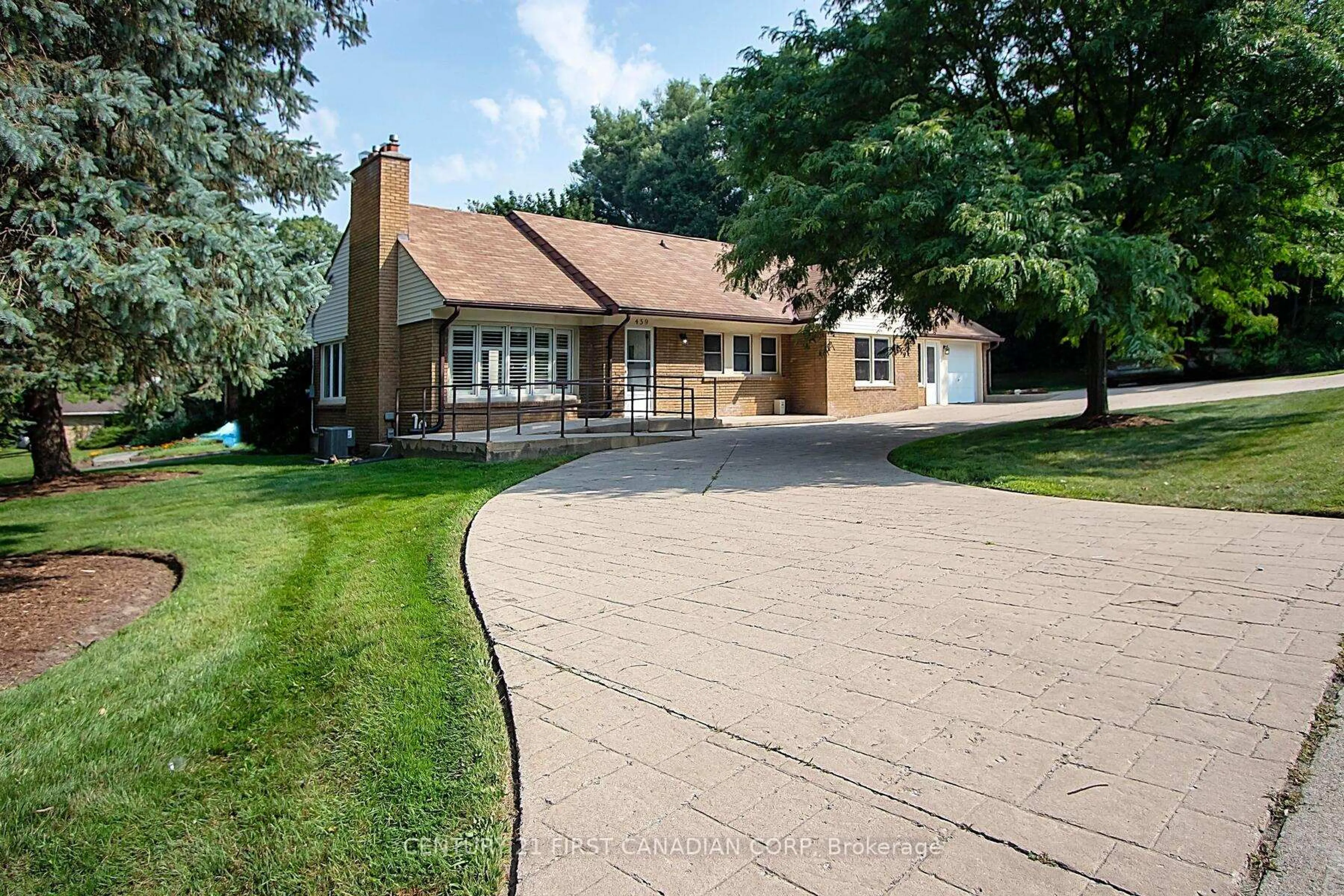 A pic from outside/outdoor area/front of a property/back of a property/a pic from drone, street for 459 Riverside Dr, London North Ontario N6H 2R8