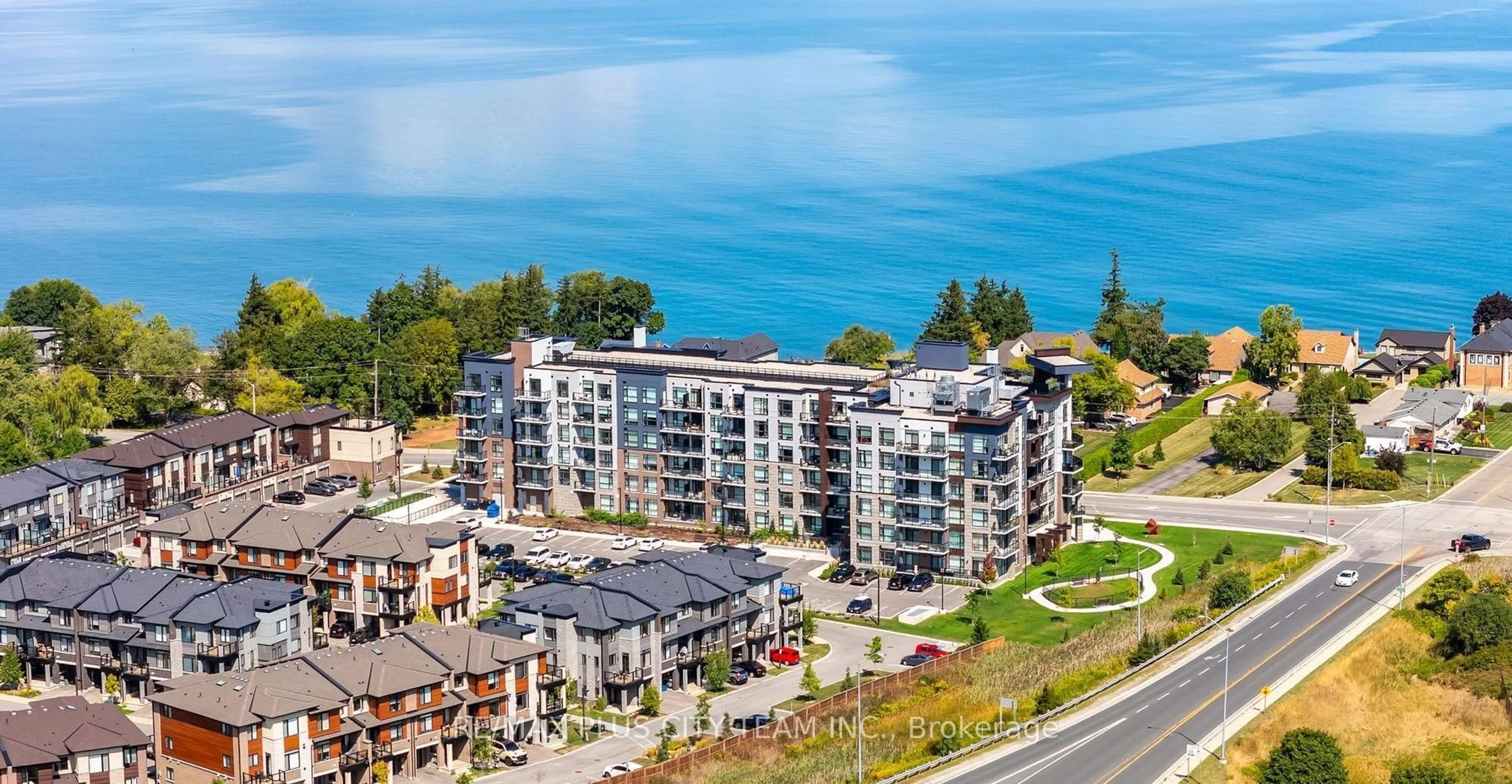 A pic from outside/outdoor area/front of a property/back of a property/a pic from drone, water/lake/river/ocean view for 600 North Service Rd #416, Hamilton Ontario L8E 0L2