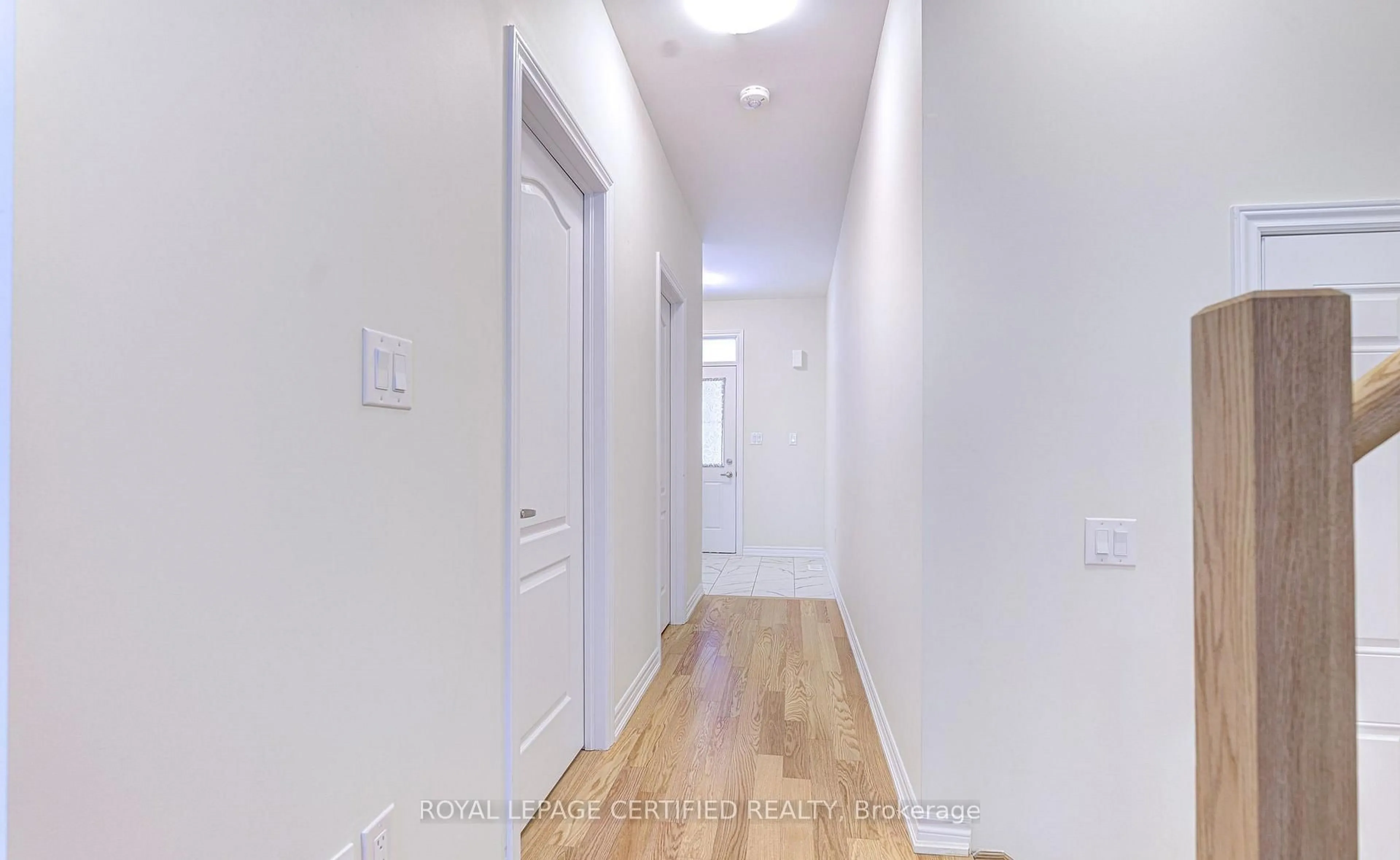 Indoor entryway for 51 Ever Sweet Way, Thorold Ontario L2V 0K9