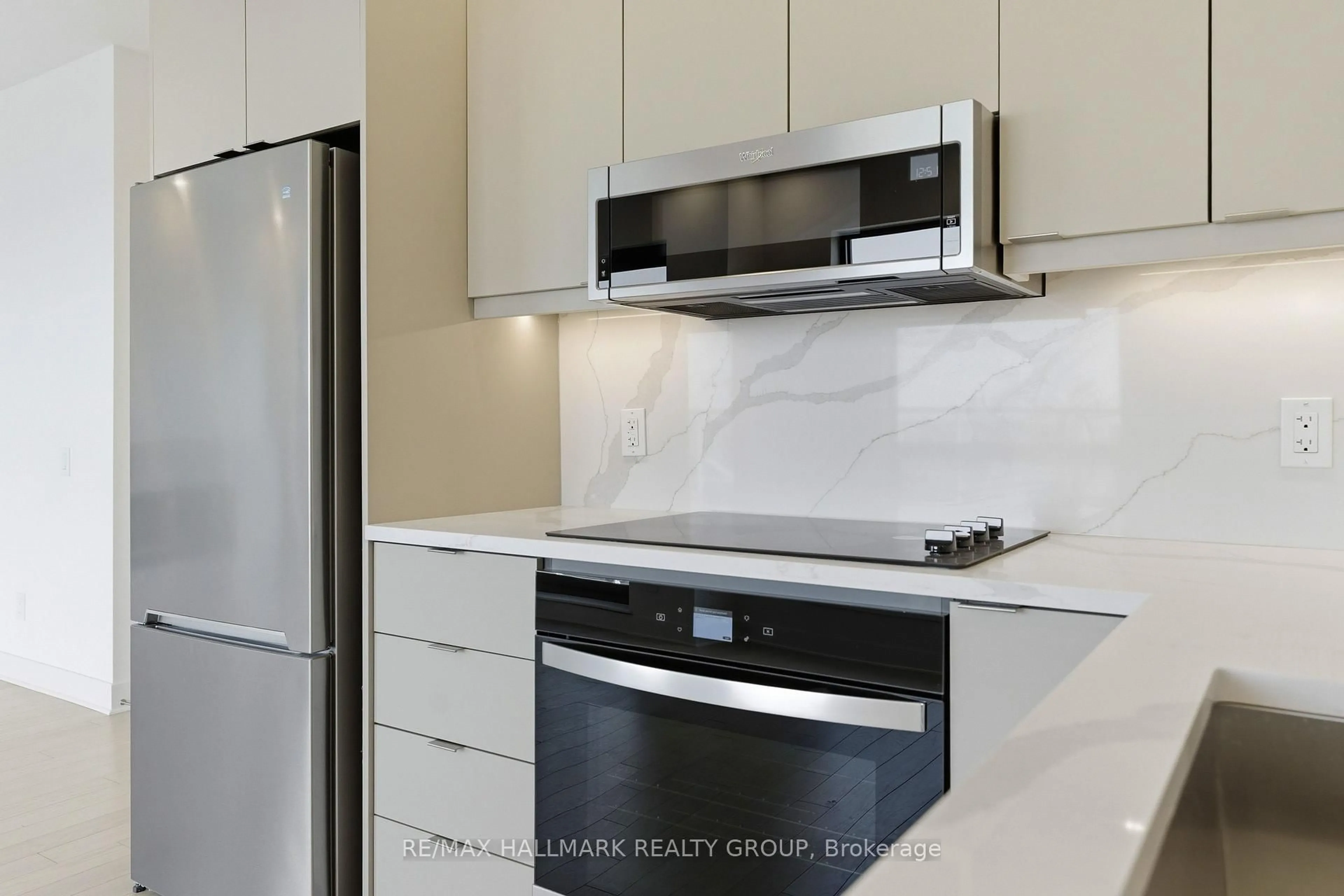 Standard kitchen, ceramic/tile floor for 180 George St #2601, Ottawa Ontario K1N 0G8