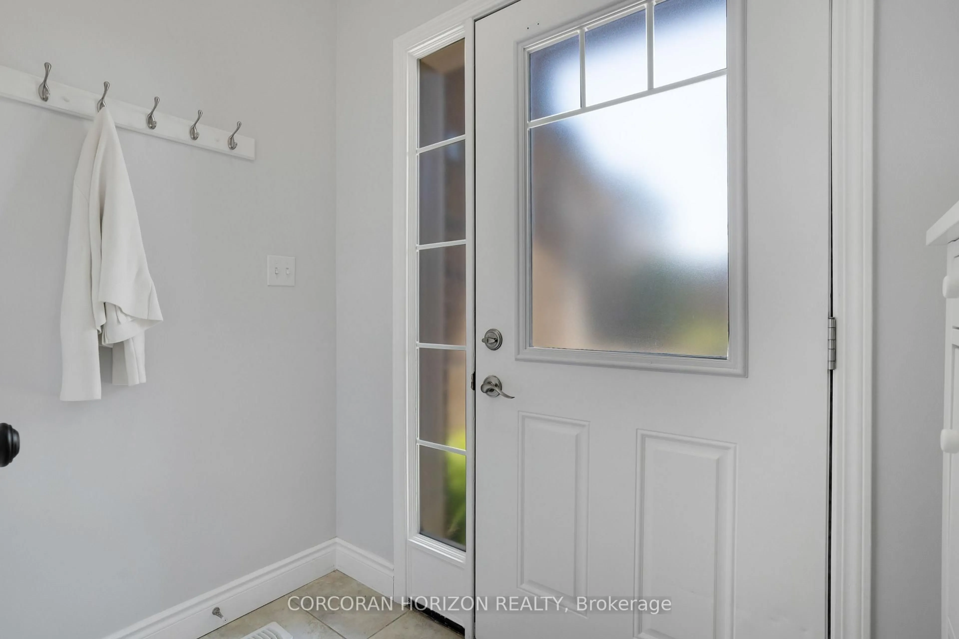 Indoor entryway for 750 Lawrence St #91, Cambridge Ontario N3H 0A9