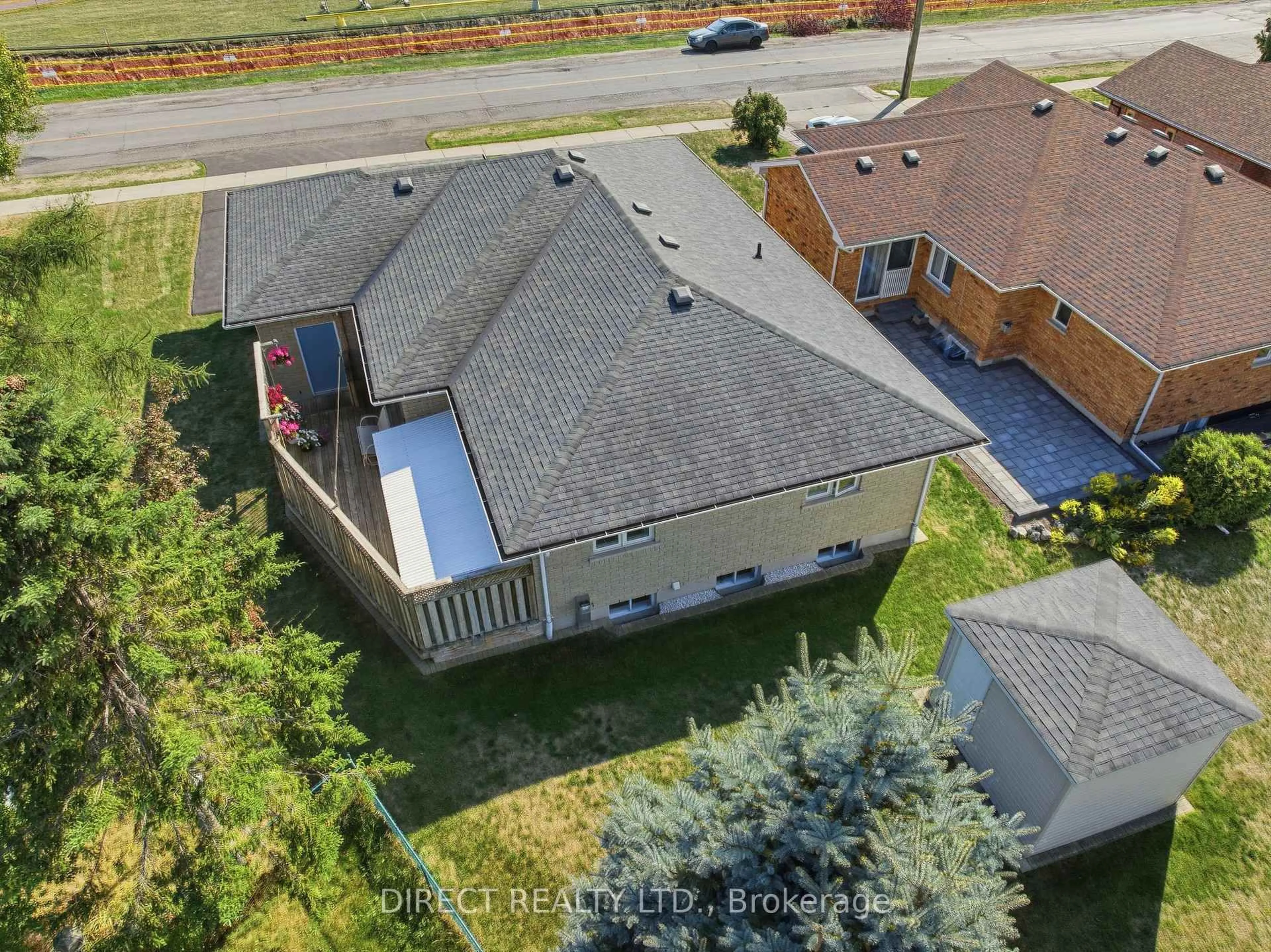 A pic from outside/outdoor area/front of a property/back of a property/a pic from drone, street for 340 Bridge St, Belleville Ontario K8P 5H1